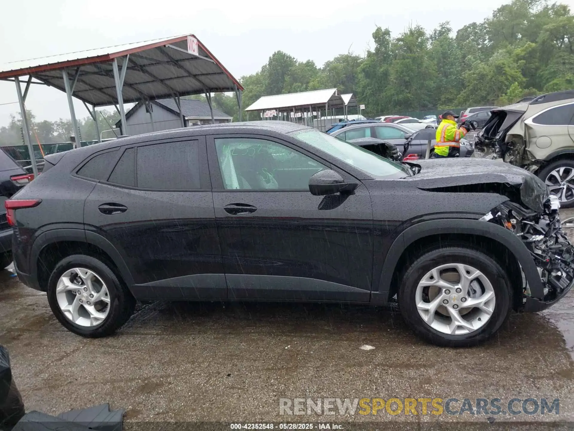 13 Photograph of a damaged car KL77LFE27RC208274 CHEVROLET TRAX 2024
