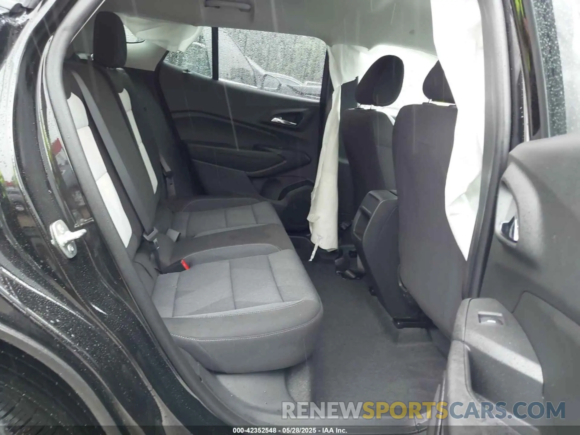8 Photograph of a damaged car KL77LFE27RC208274 CHEVROLET TRAX 2024