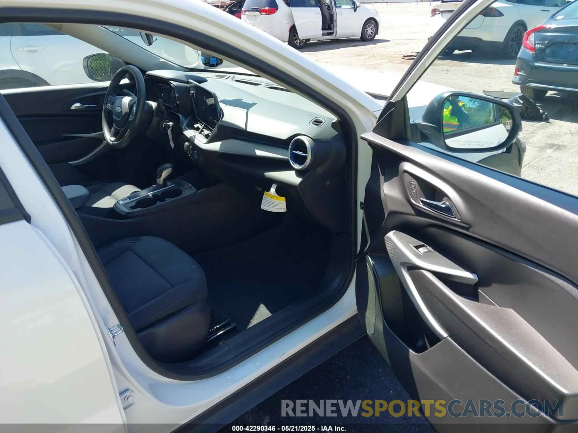 5 Photograph of a damaged car KL77LFE28RC131351 CHEVROLET TRAX 2024