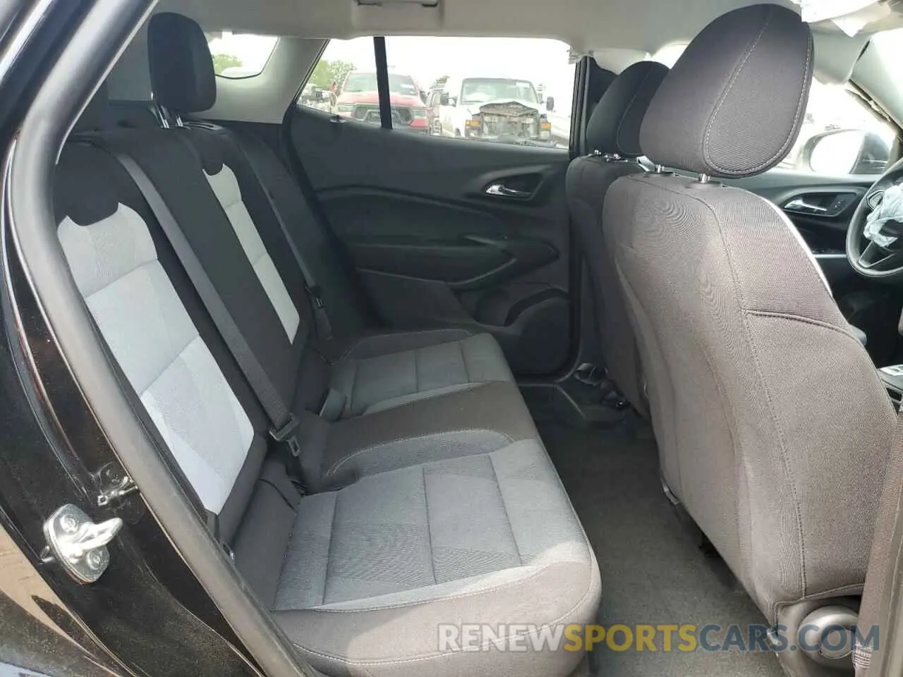 11 Photograph of a damaged car KL77LFE28RC165029 CHEVROLET TRAX 2024