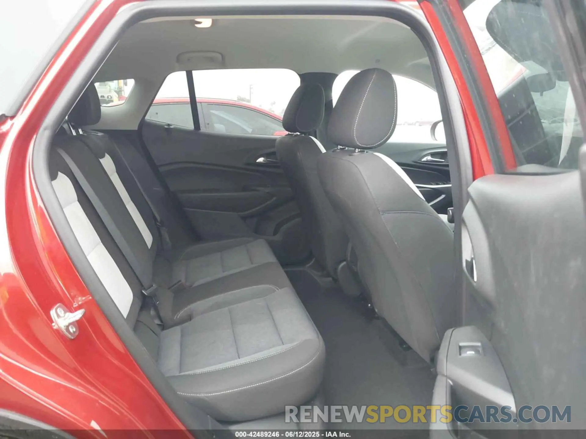 8 Photograph of a damaged car KL77LFE28RC193767 CHEVROLET TRAX 2024