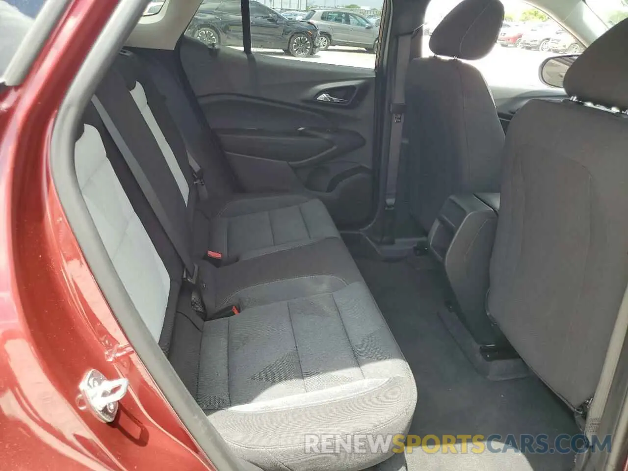 10 Photograph of a damaged car KL77LFE29RC077395 CHEVROLET TRAX 2024