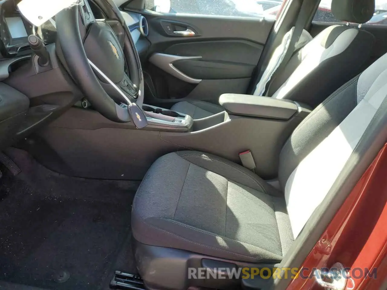 7 Photograph of a damaged car KL77LFE29RC122268 CHEVROLET TRAX 2024