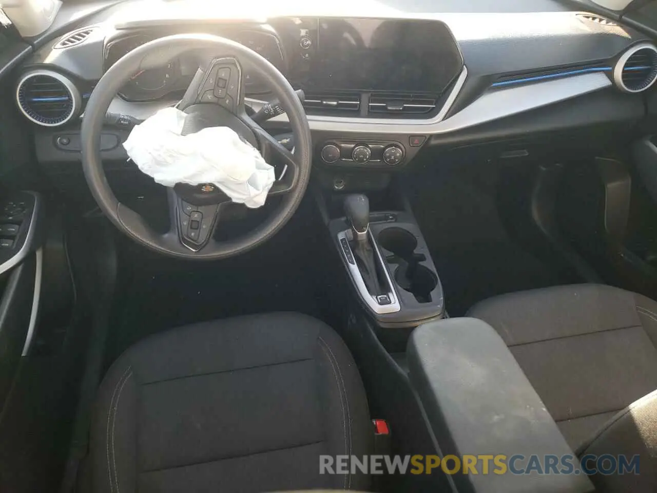 8 Photograph of a damaged car KL77LFE29RC130709 CHEVROLET TRAX 2024