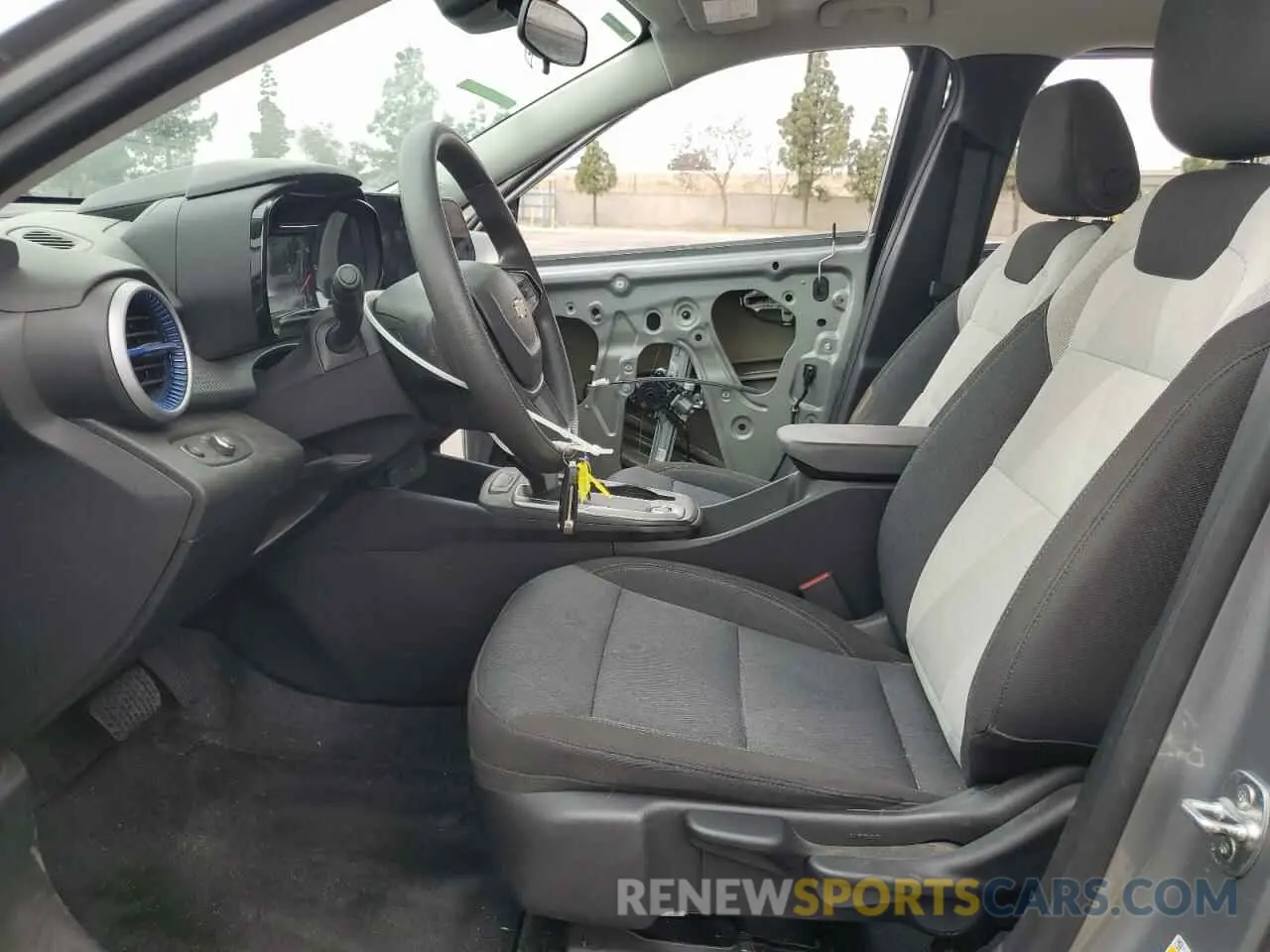 7 Photograph of a damaged car KL77LFE29RC130984 CHEVROLET TRAX 2024
