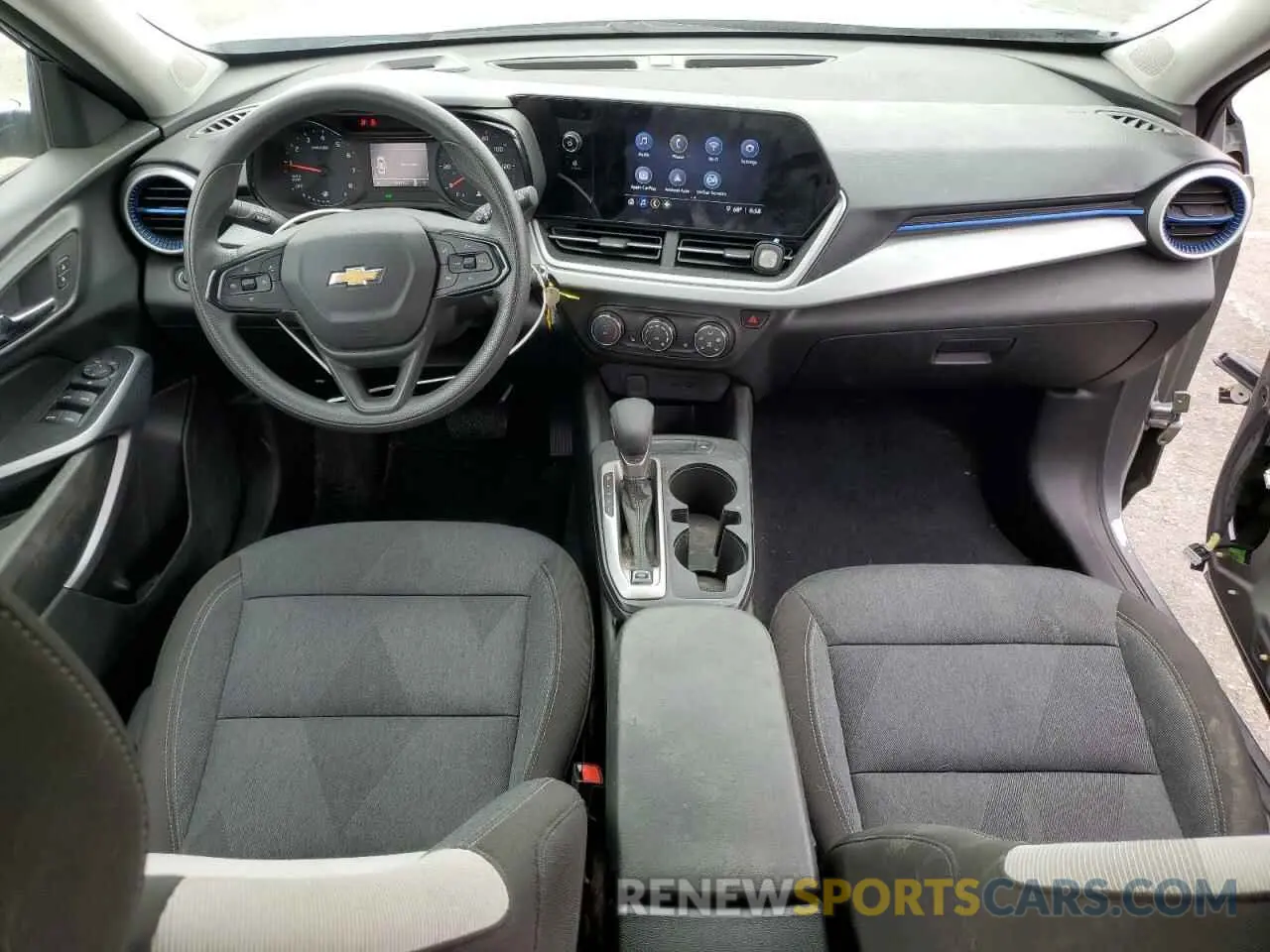 8 Photograph of a damaged car KL77LFE29RC130984 CHEVROLET TRAX 2024