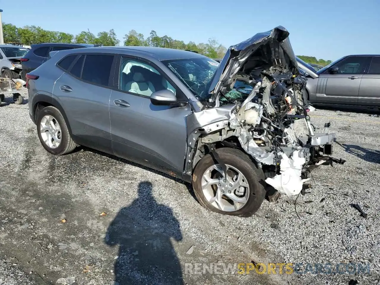 4 Photograph of a damaged car KL77LFE29RC207577 CHEVROLET TRAX 2024