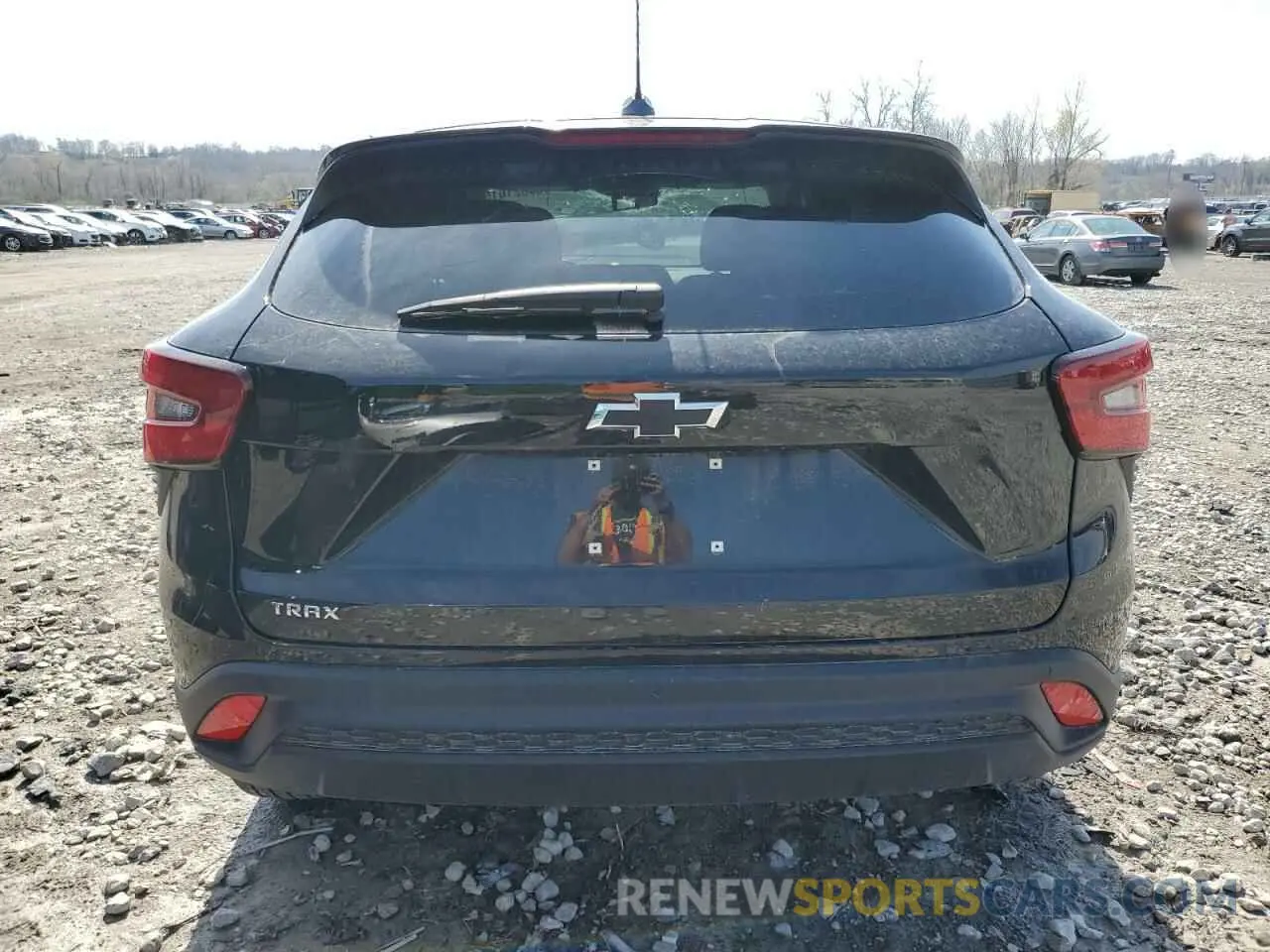 6 Photograph of a damaged car KL77LFE29RC228963 CHEVROLET TRAX 2024