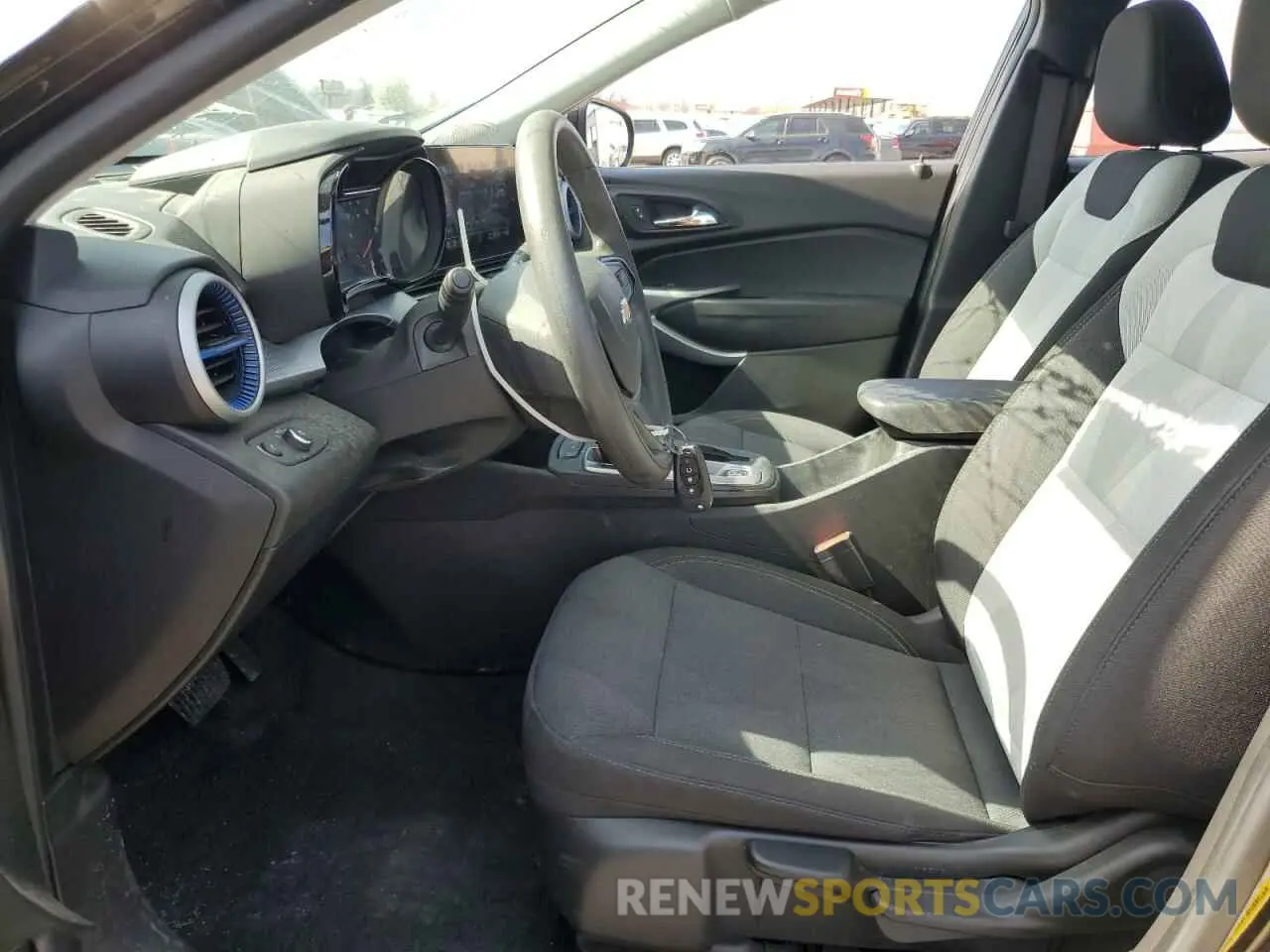 7 Photograph of a damaged car KL77LFE29RC228963 CHEVROLET TRAX 2024
