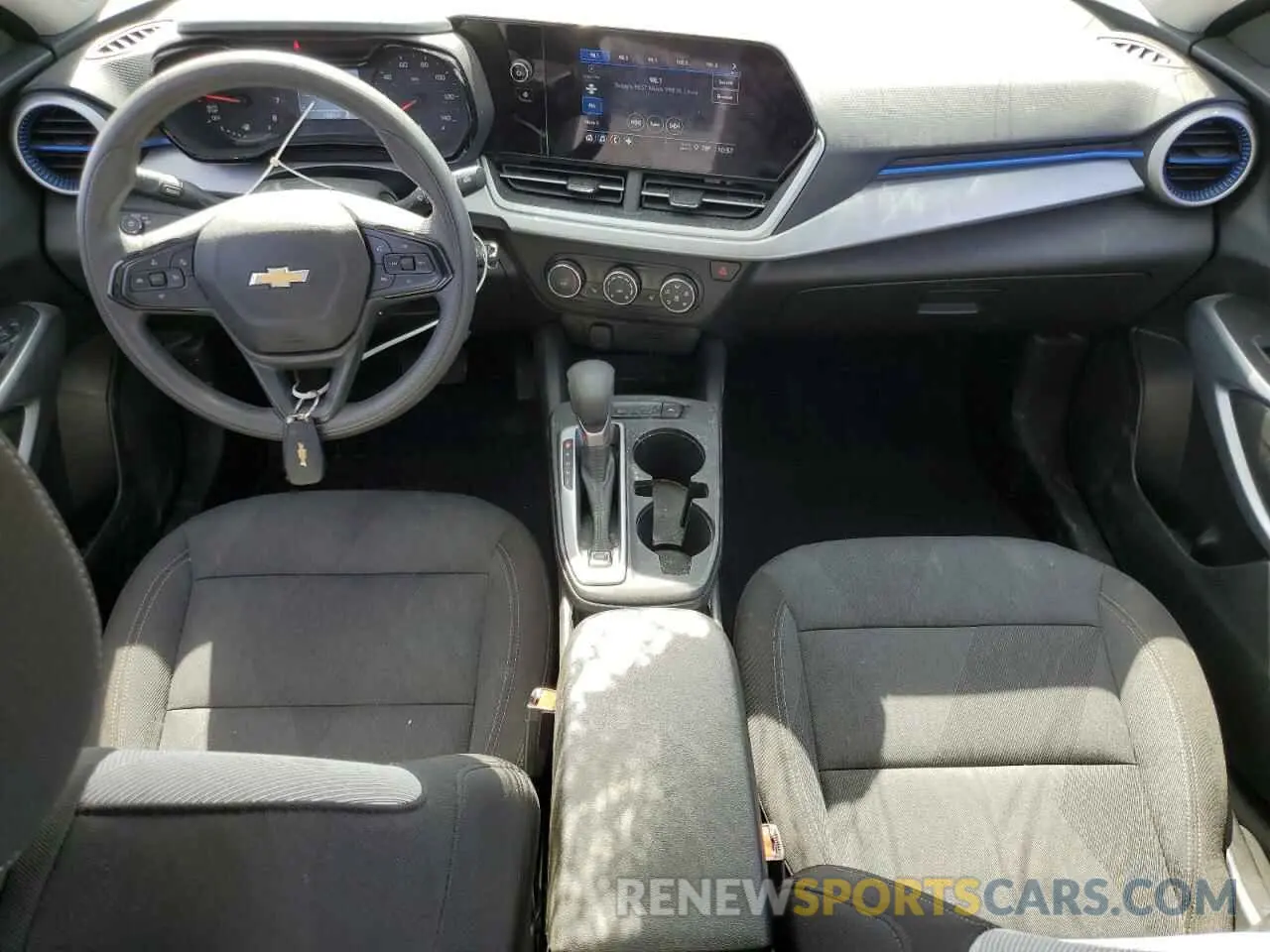 8 Photograph of a damaged car KL77LFE29RC228963 CHEVROLET TRAX 2024