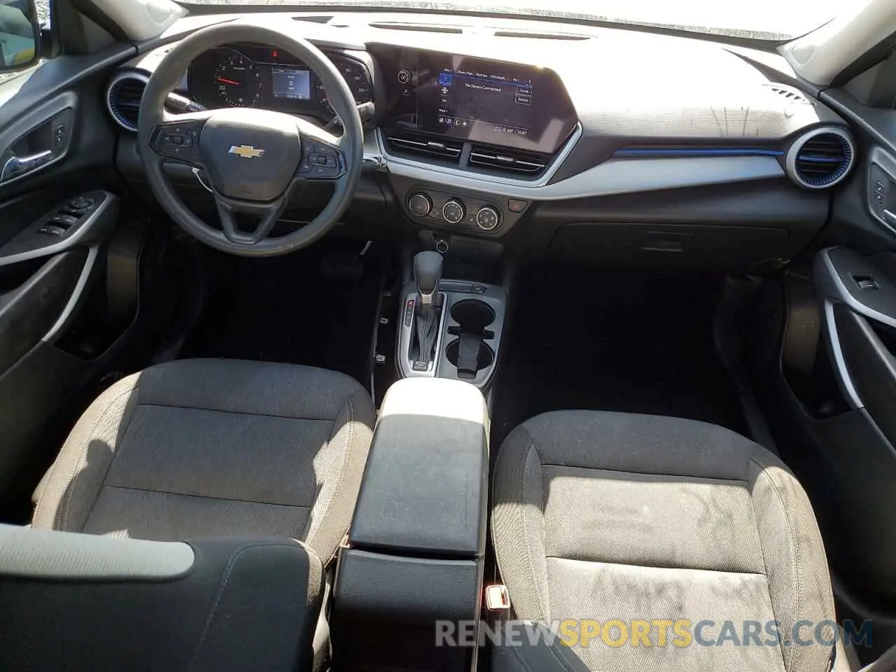 8 Photograph of a damaged car KL77LFE2XRC079379 CHEVROLET TRAX 2024