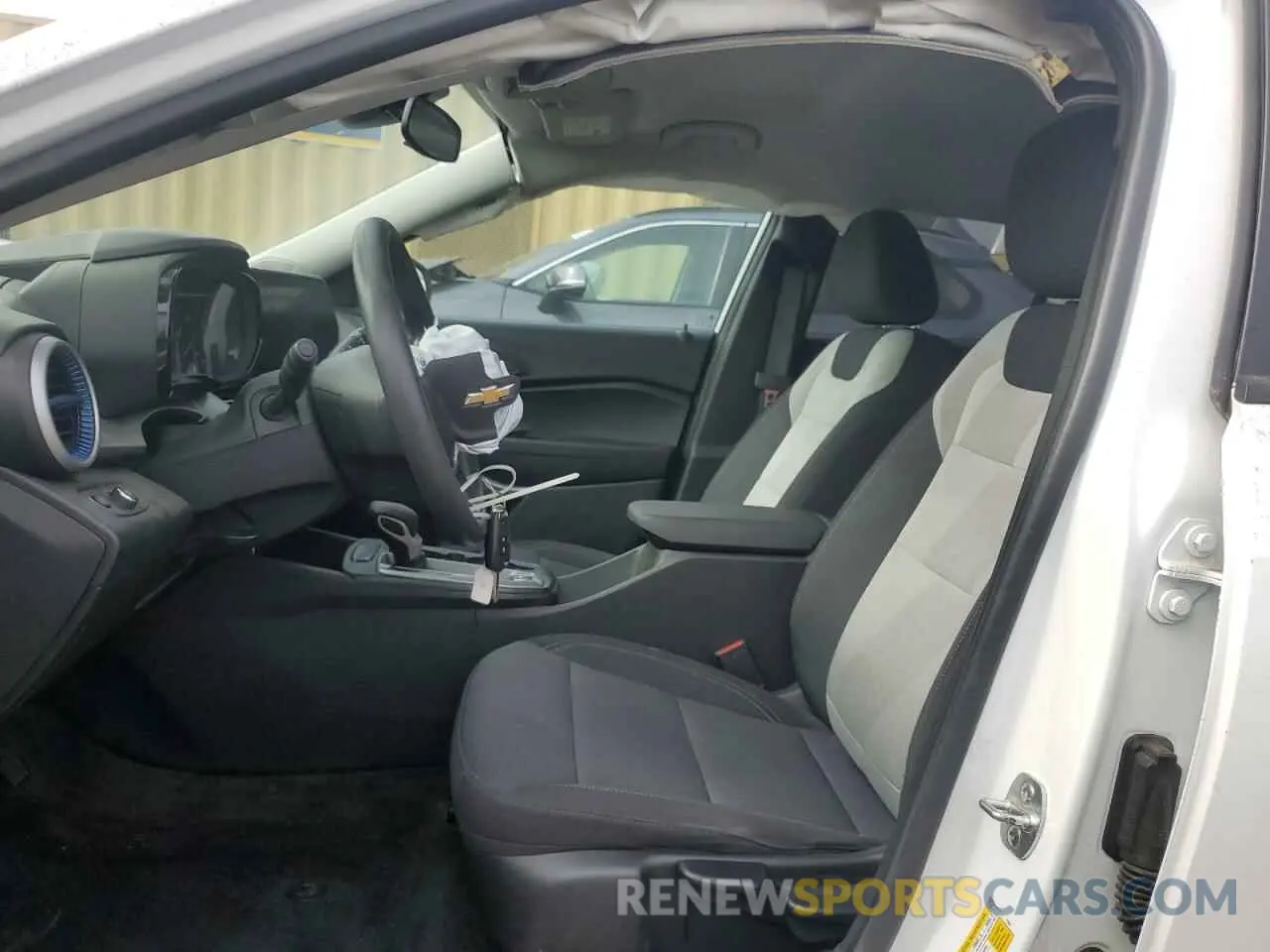 7 Photograph of a damaged car KL77LFE2XRC161824 CHEVROLET TRAX 2024