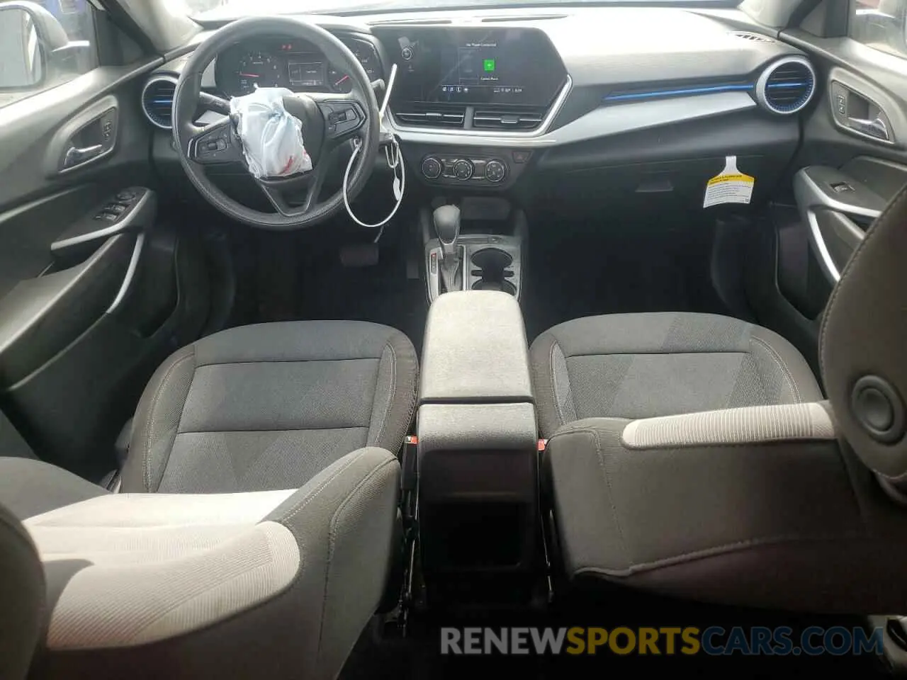 8 Photograph of a damaged car KL77LFE2XRC161824 CHEVROLET TRAX 2024