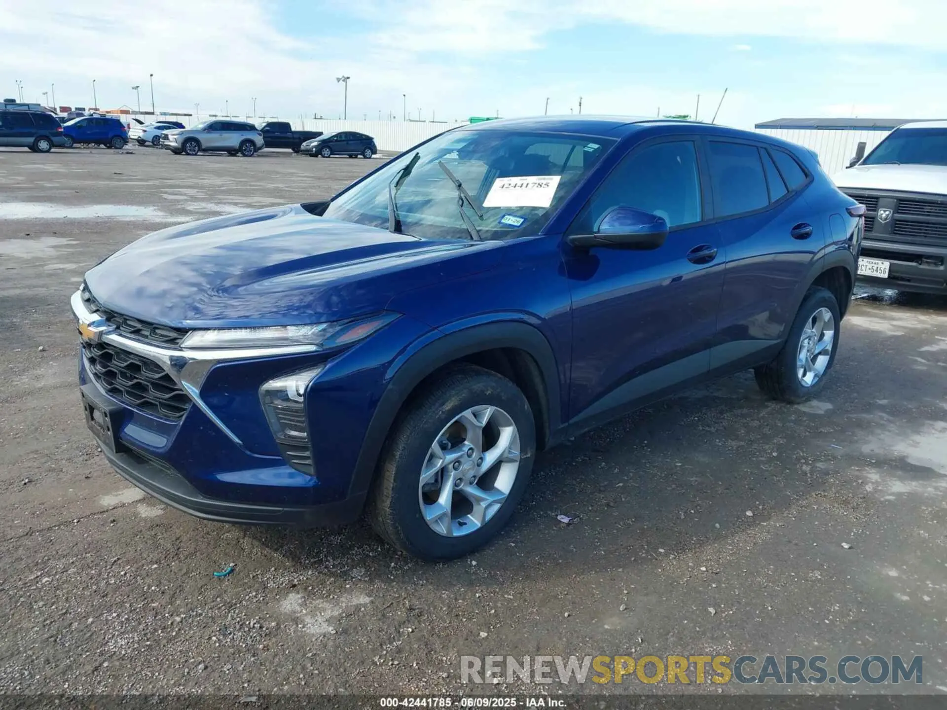 2 Photograph of a damaged car KL77LFE2XRC165758 CHEVROLET TRAX 2024