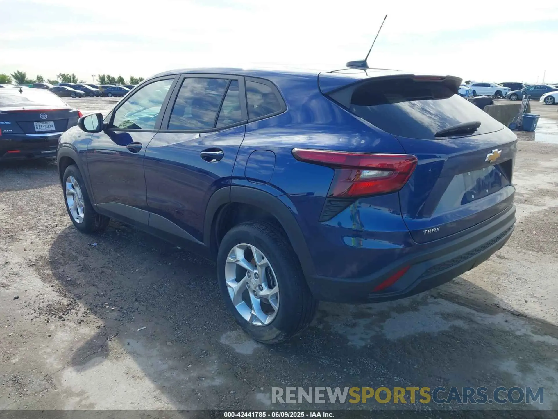 3 Photograph of a damaged car KL77LFE2XRC165758 CHEVROLET TRAX 2024