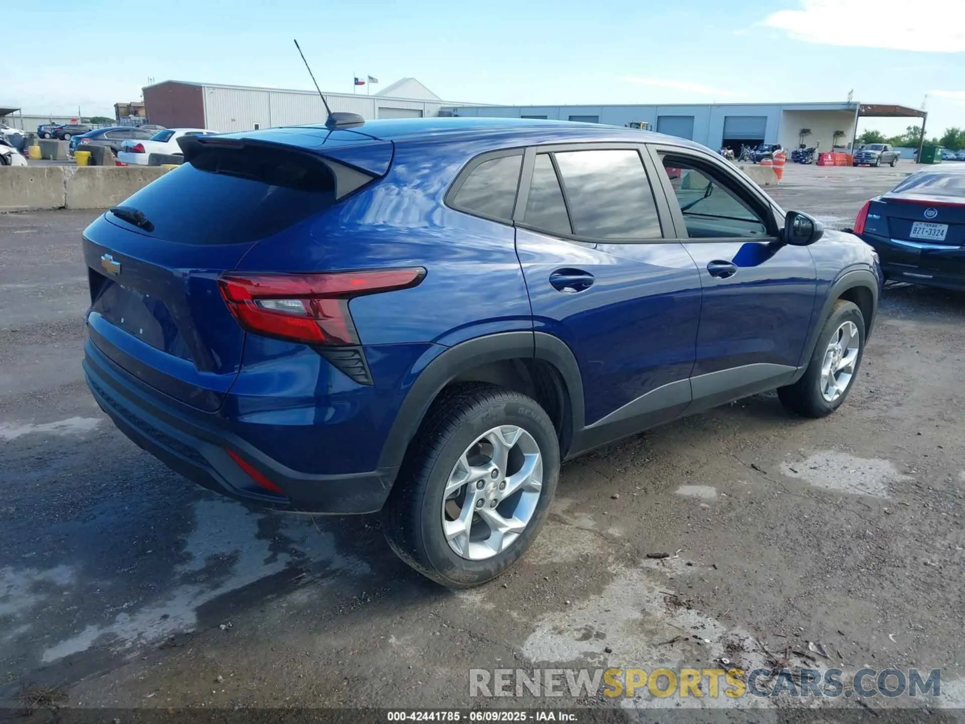 4 Photograph of a damaged car KL77LFE2XRC165758 CHEVROLET TRAX 2024