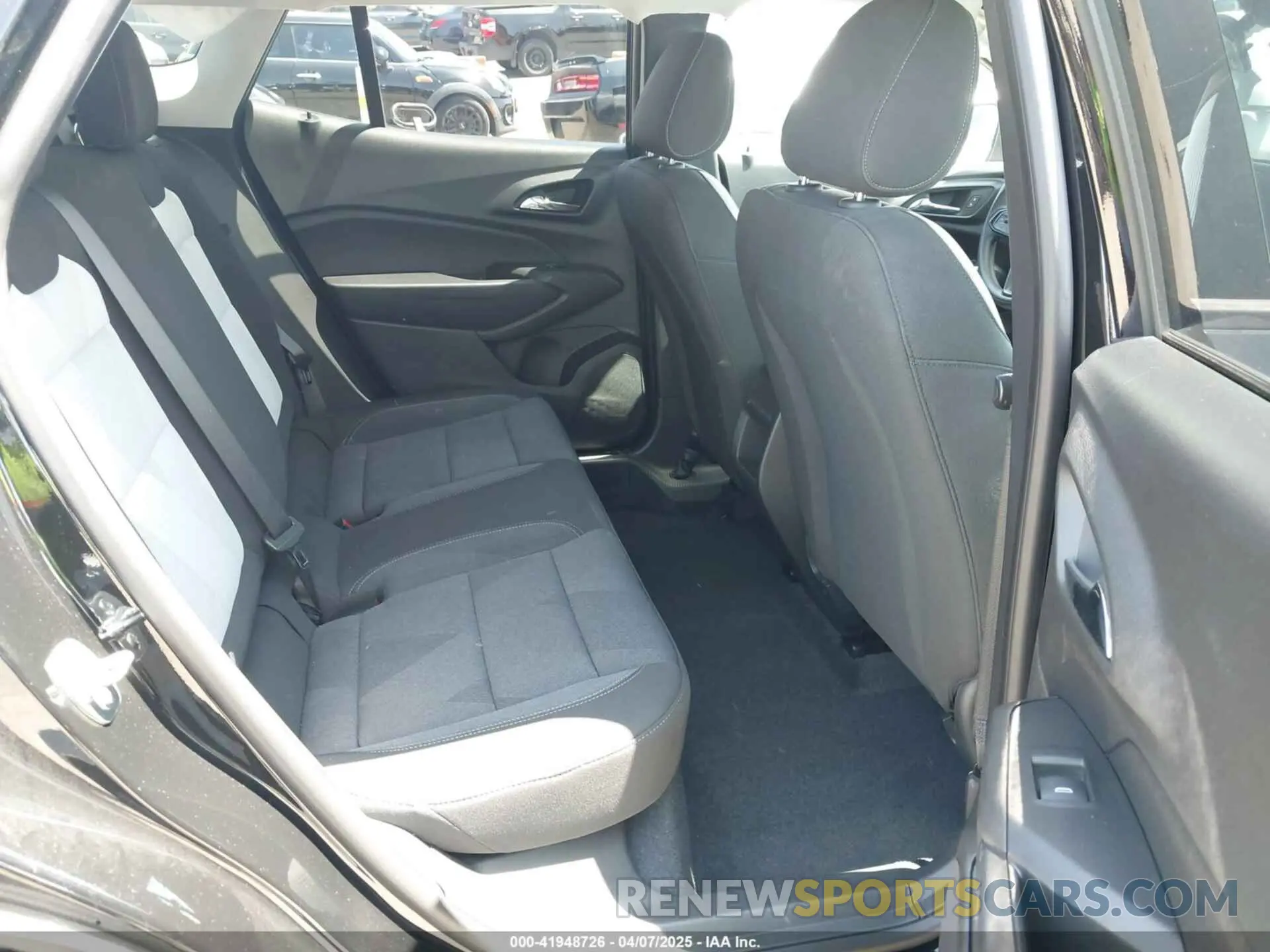 8 Photograph of a damaged car KL77LFE2XRC189008 CHEVROLET TRAX 2024