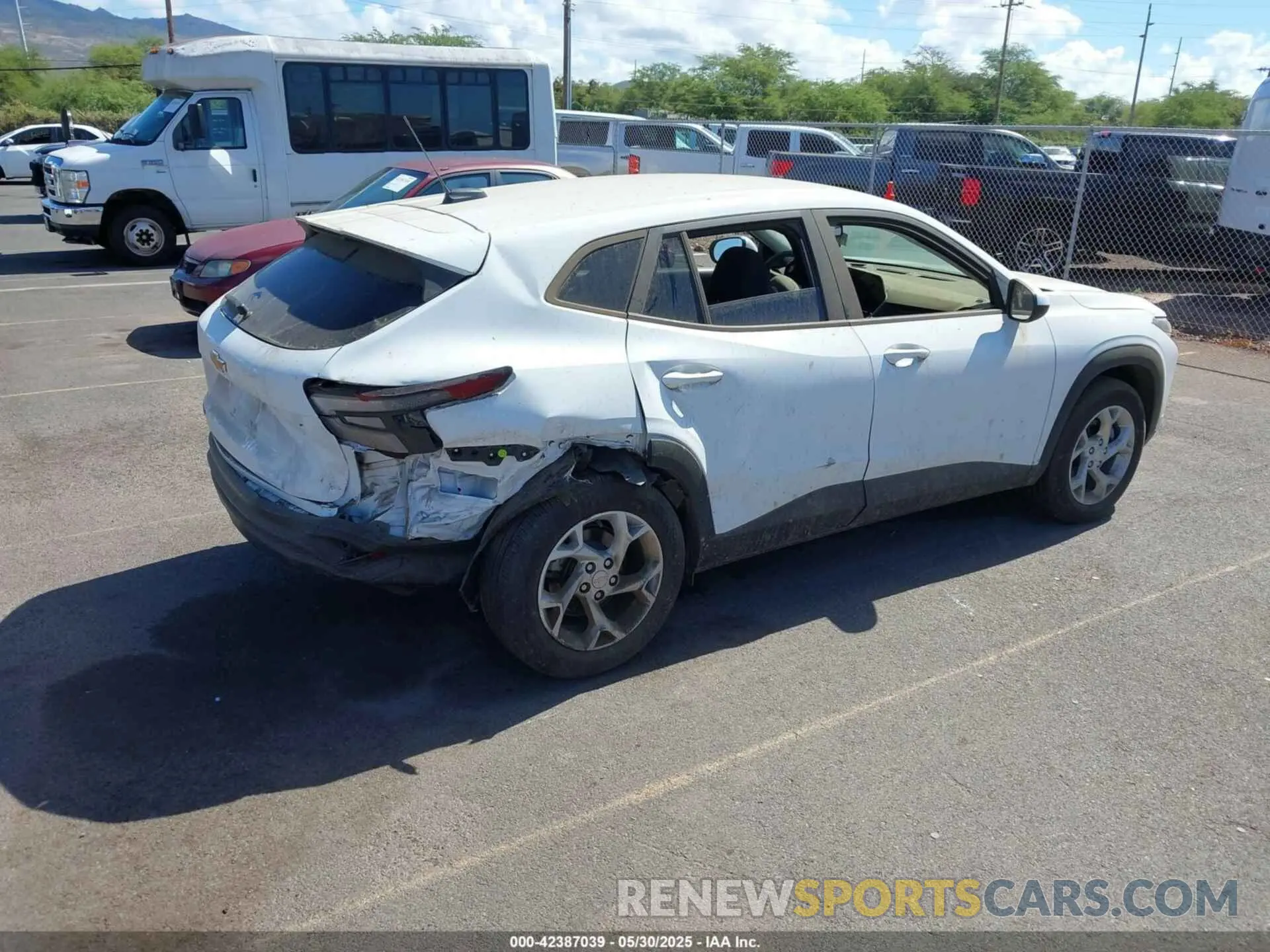 4 Photograph of a damaged car KL77LFE2XRC227112 CHEVROLET TRAX 2024