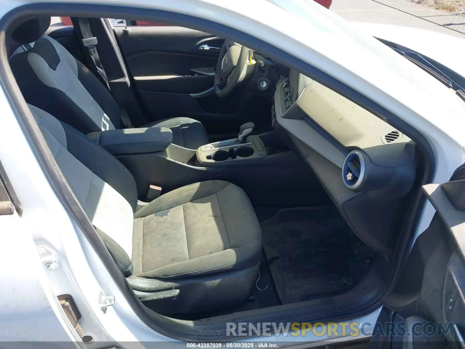 5 Photograph of a damaged car KL77LFE2XRC227112 CHEVROLET TRAX 2024