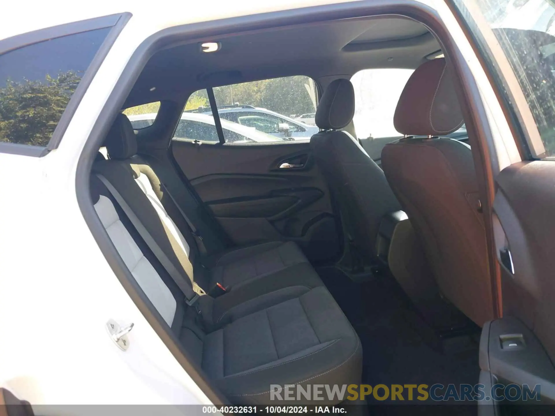 8 Photograph of a damaged car KL77LGE20RC124173 CHEVROLET TRAX 2024