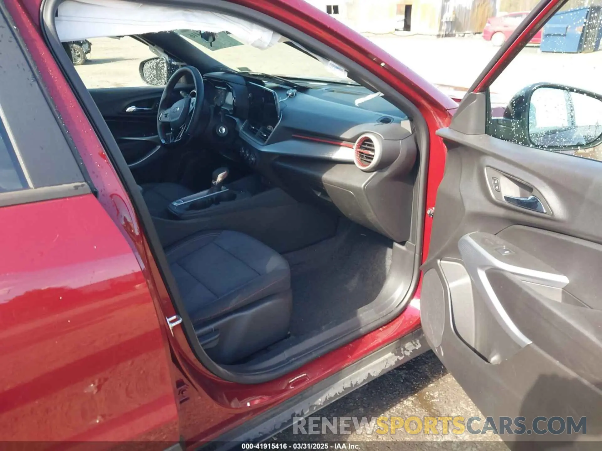 5 Photograph of a damaged car KL77LGE20RC226122 CHEVROLET TRAX 2024