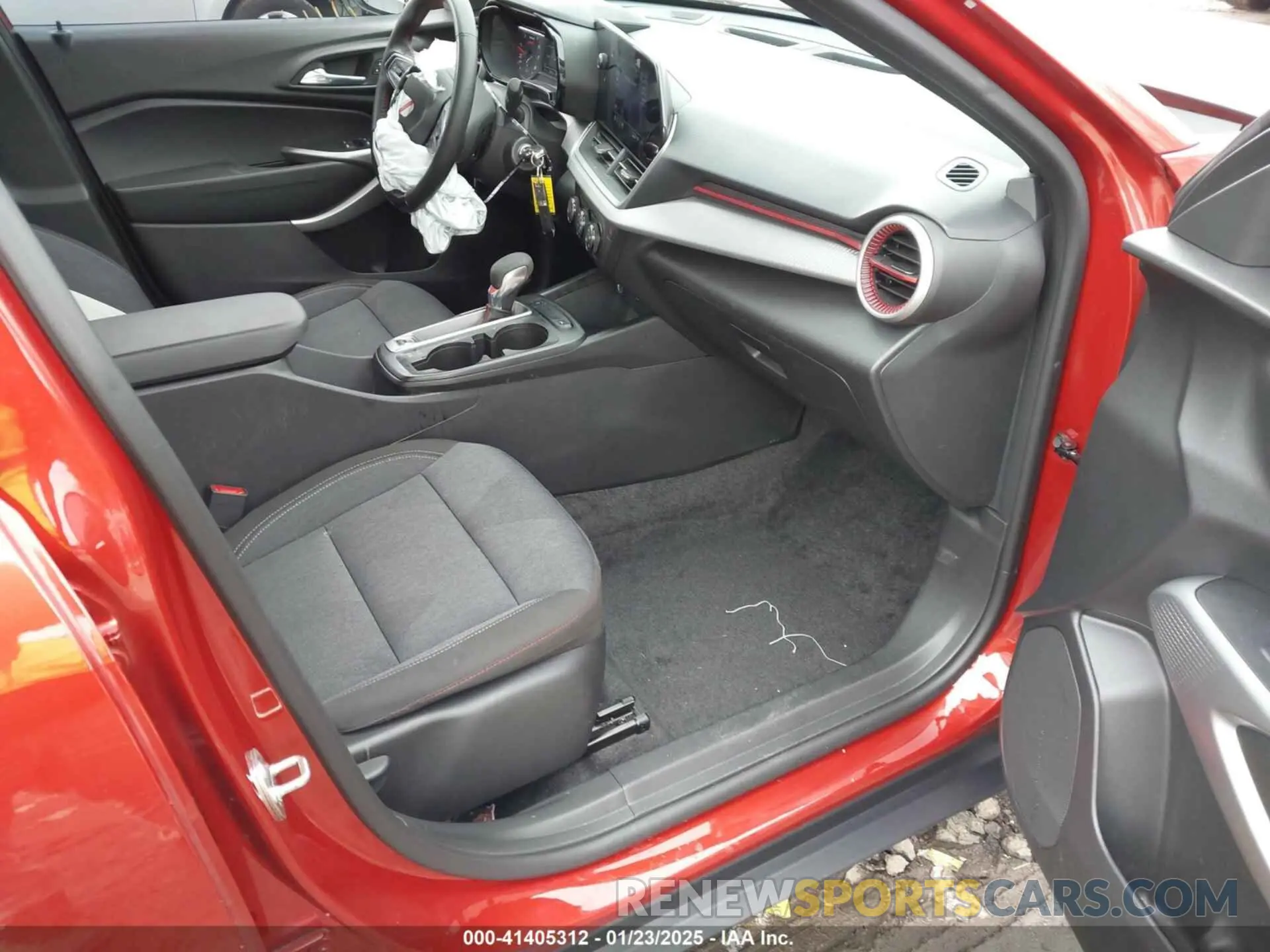 5 Photograph of a damaged car KL77LGE21RC029069 CHEVROLET TRAX 2024
