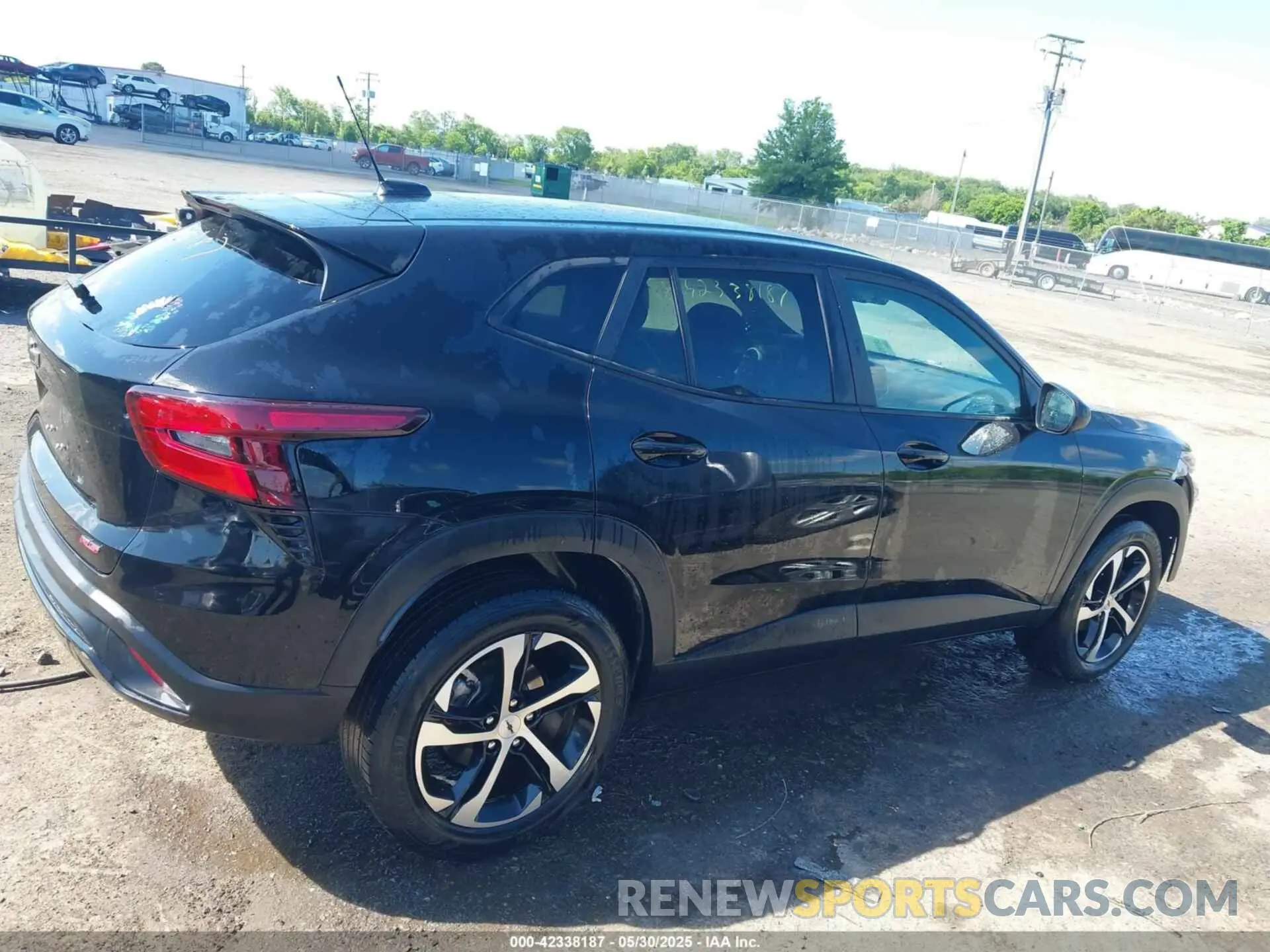 14 Photograph of a damaged car KL77LGE21RC036295 CHEVROLET TRAX 2024