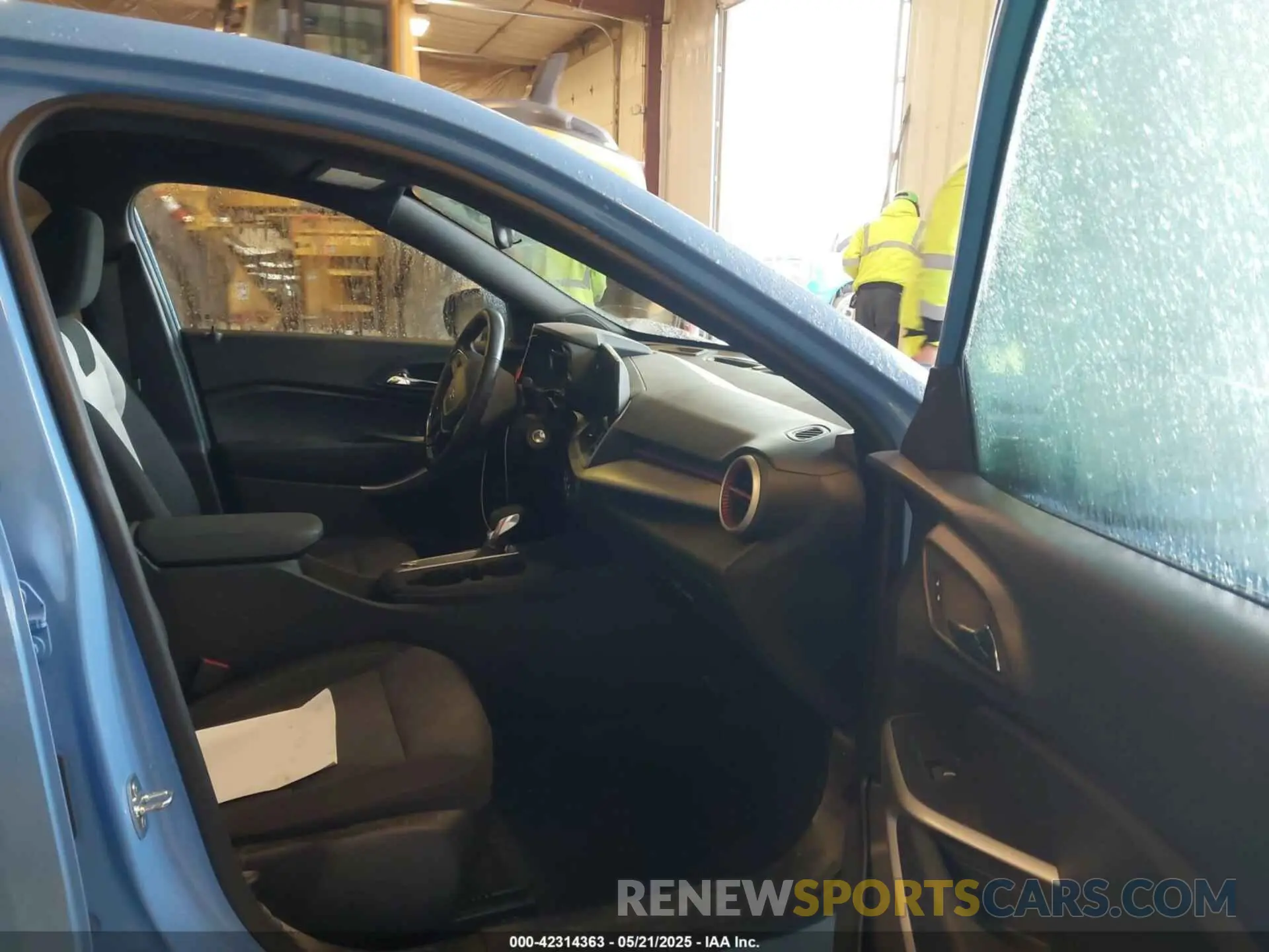 5 Photograph of a damaged car KL77LGE21RC057101 CHEVROLET TRAX 2024