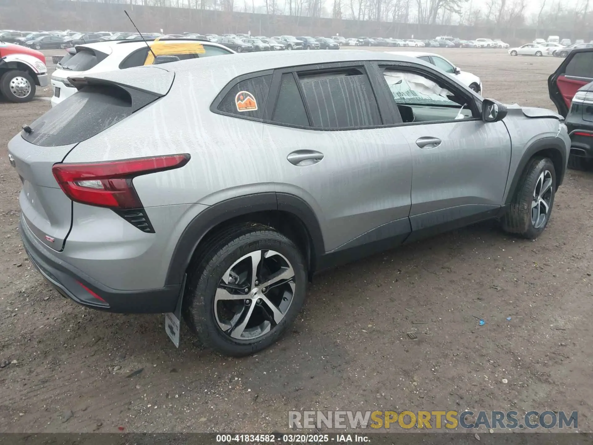 4 Photograph of a damaged car KL77LGE21RC152404 CHEVROLET TRAX 2024