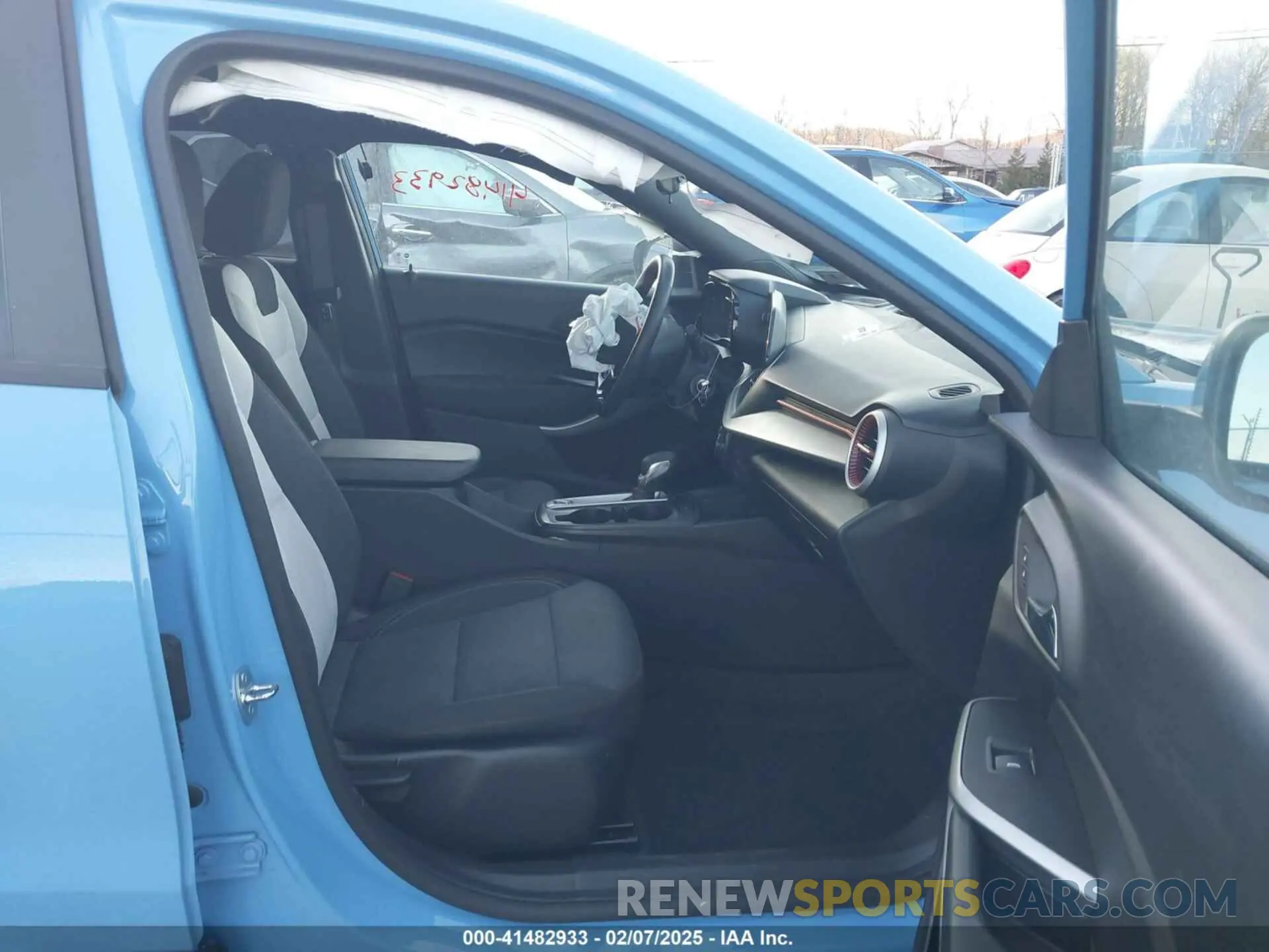 5 Photograph of a damaged car KL77LGE22RC079771 CHEVROLET TRAX 2024