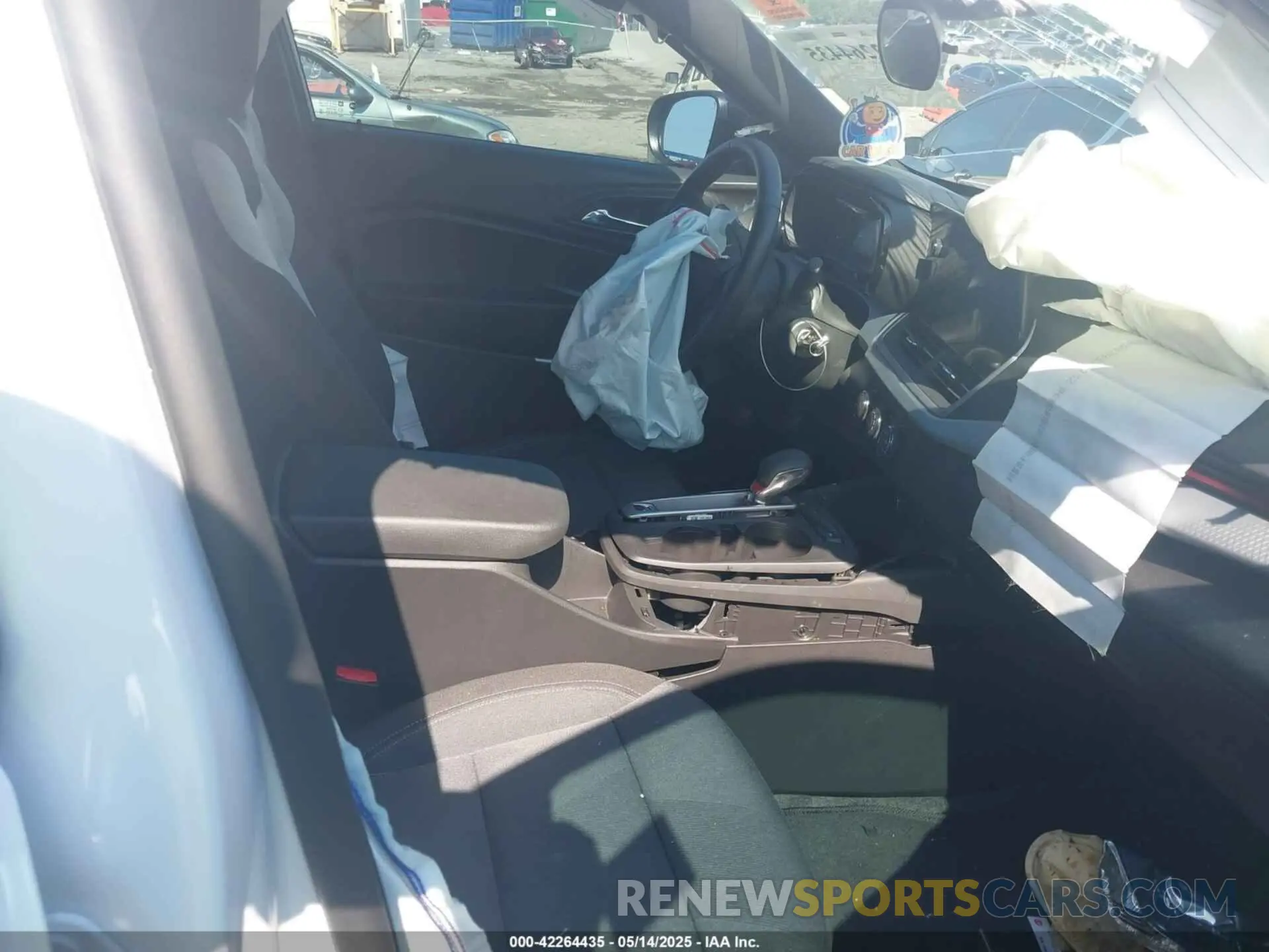 5 Photograph of a damaged car KL77LGE23RC194203 CHEVROLET TRAX 2024