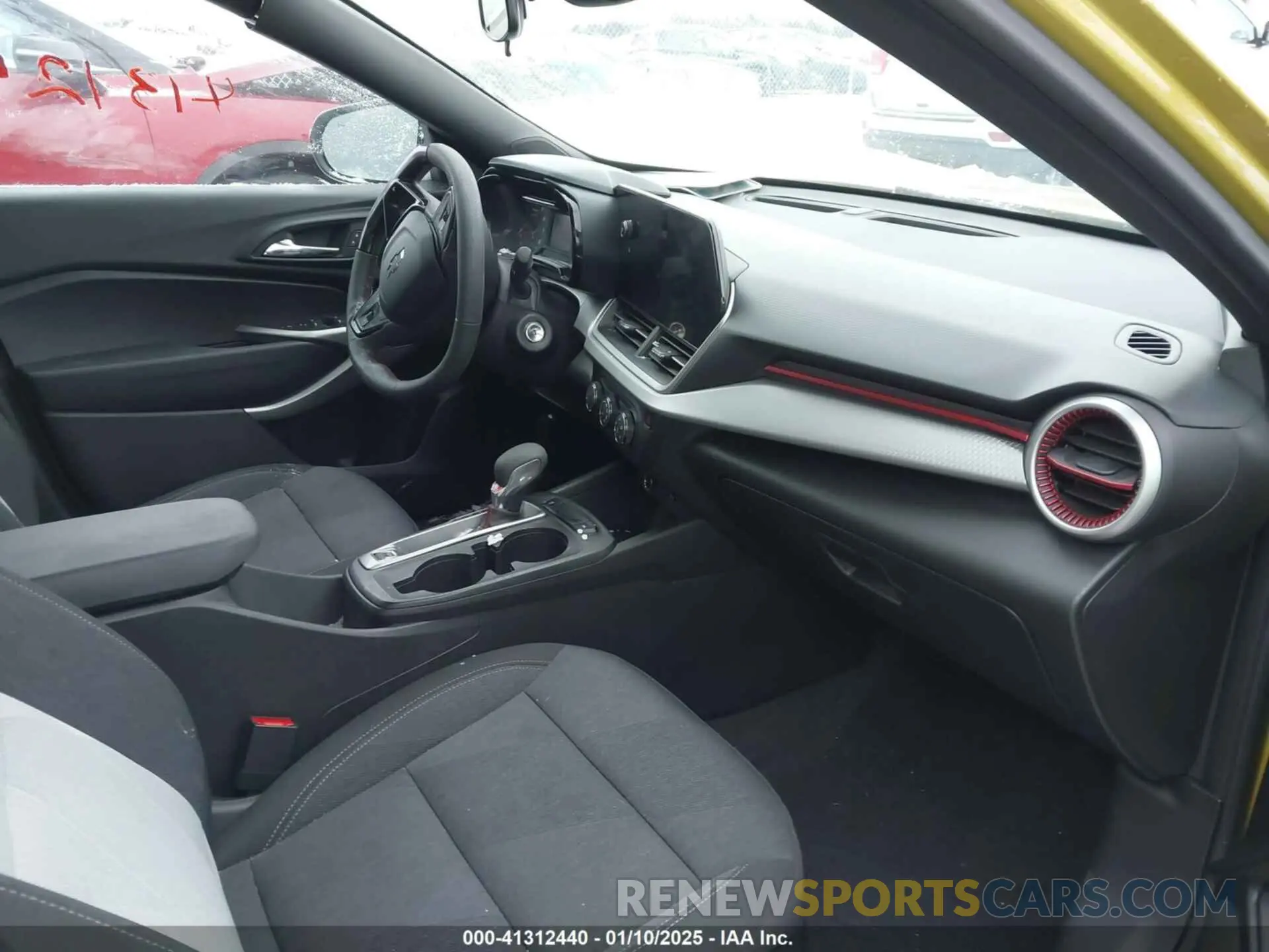 5 Photograph of a damaged car KL77LGE24RC068416 CHEVROLET TRAX 2024