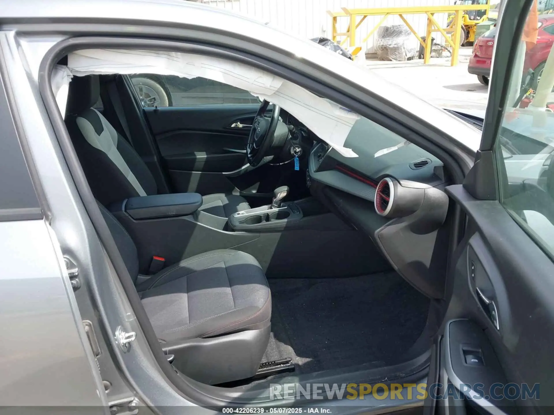 5 Photograph of a damaged car KL77LGE24RT237205 CHEVROLET TRAX 2024