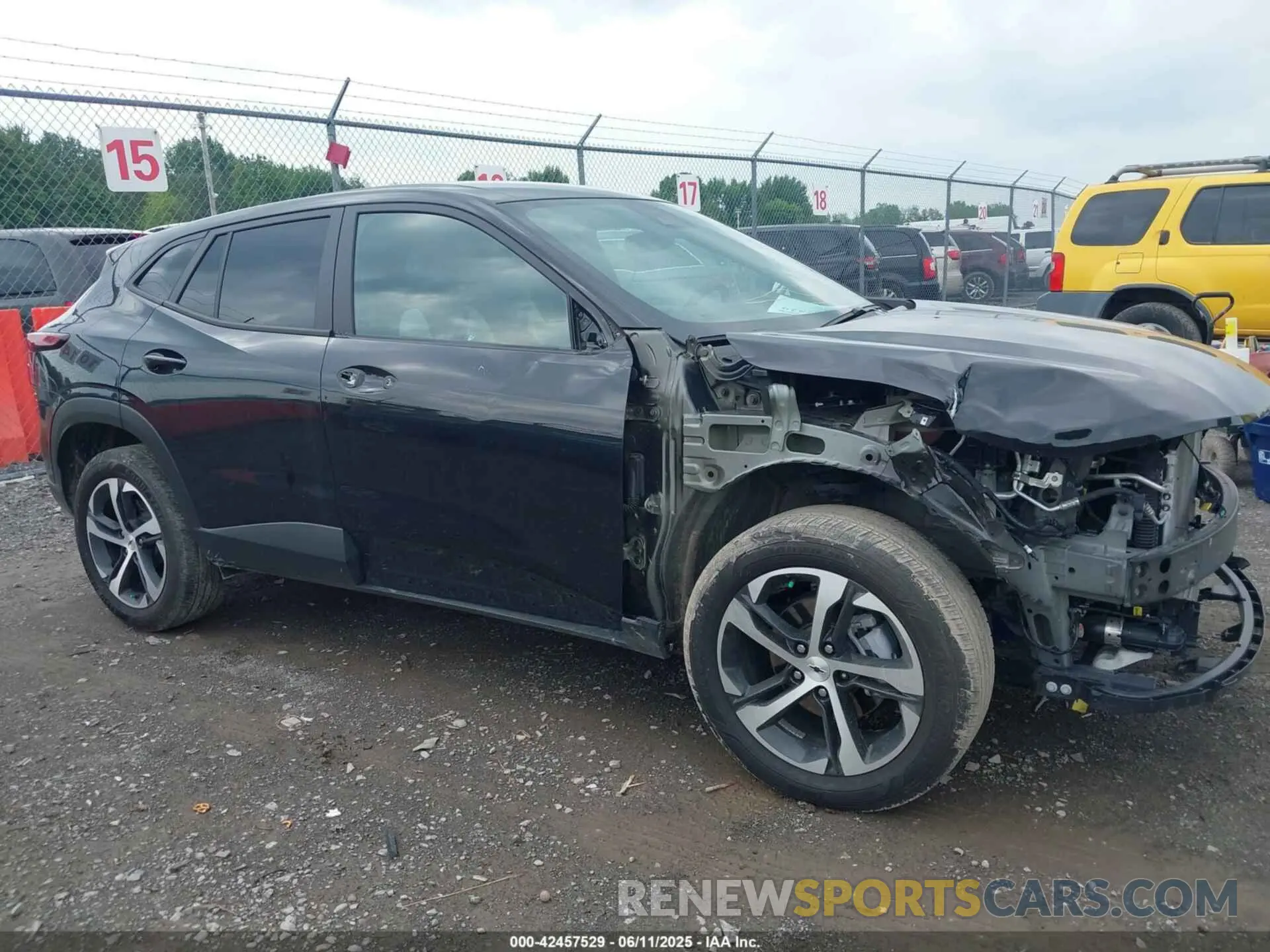 17 Photograph of a damaged car KL77LGE25RC178181 CHEVROLET TRAX 2024