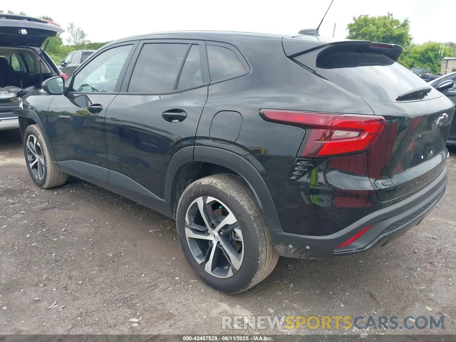 3 Photograph of a damaged car KL77LGE25RC178181 CHEVROLET TRAX 2024