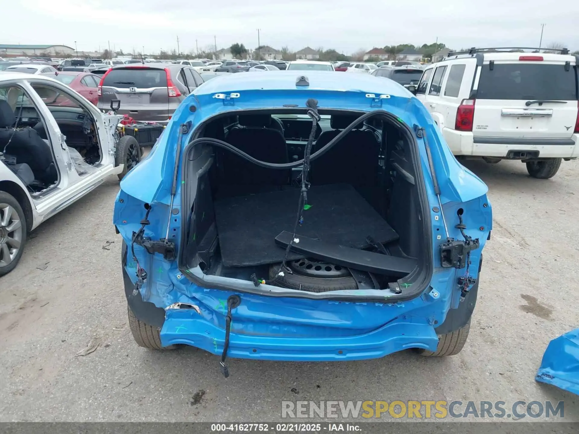 16 Photograph of a damaged car KL77LGE26RC013224 CHEVROLET TRAX 2024