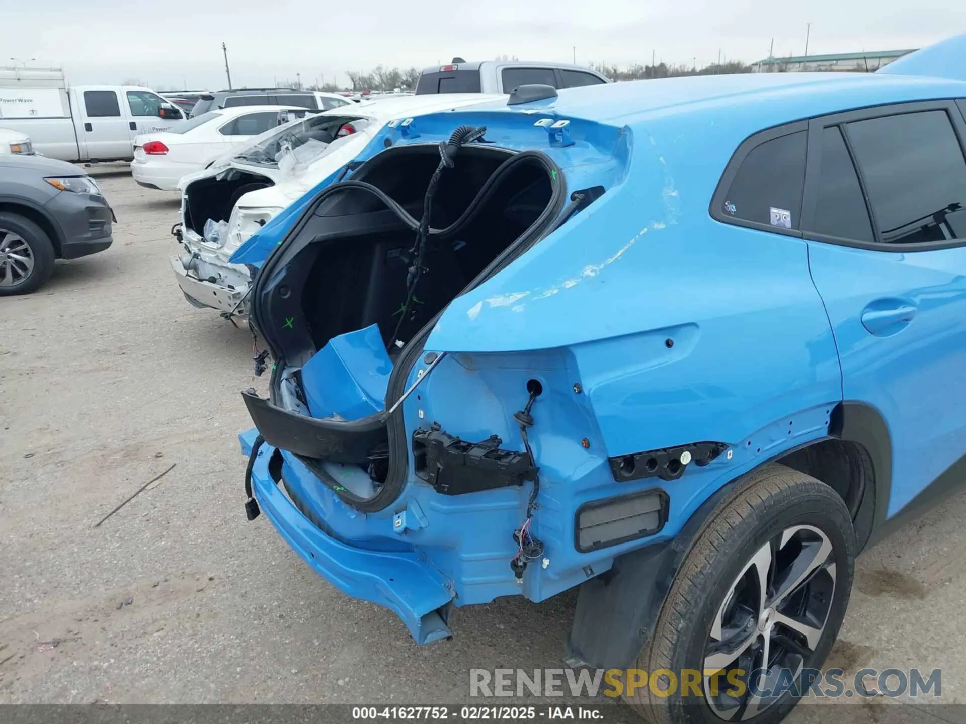 17 Photograph of a damaged car KL77LGE26RC013224 CHEVROLET TRAX 2024