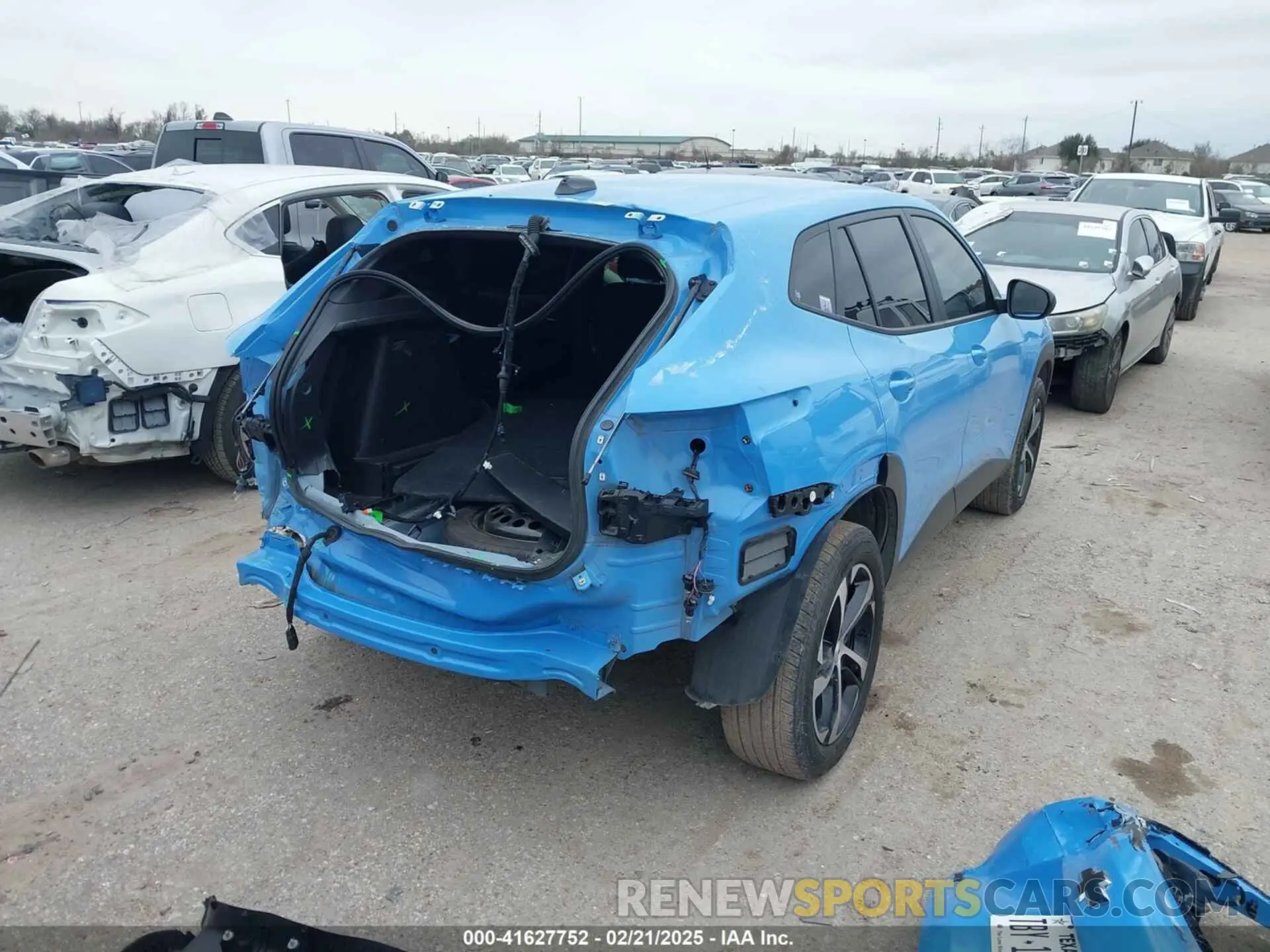 4 Photograph of a damaged car KL77LGE26RC013224 CHEVROLET TRAX 2024