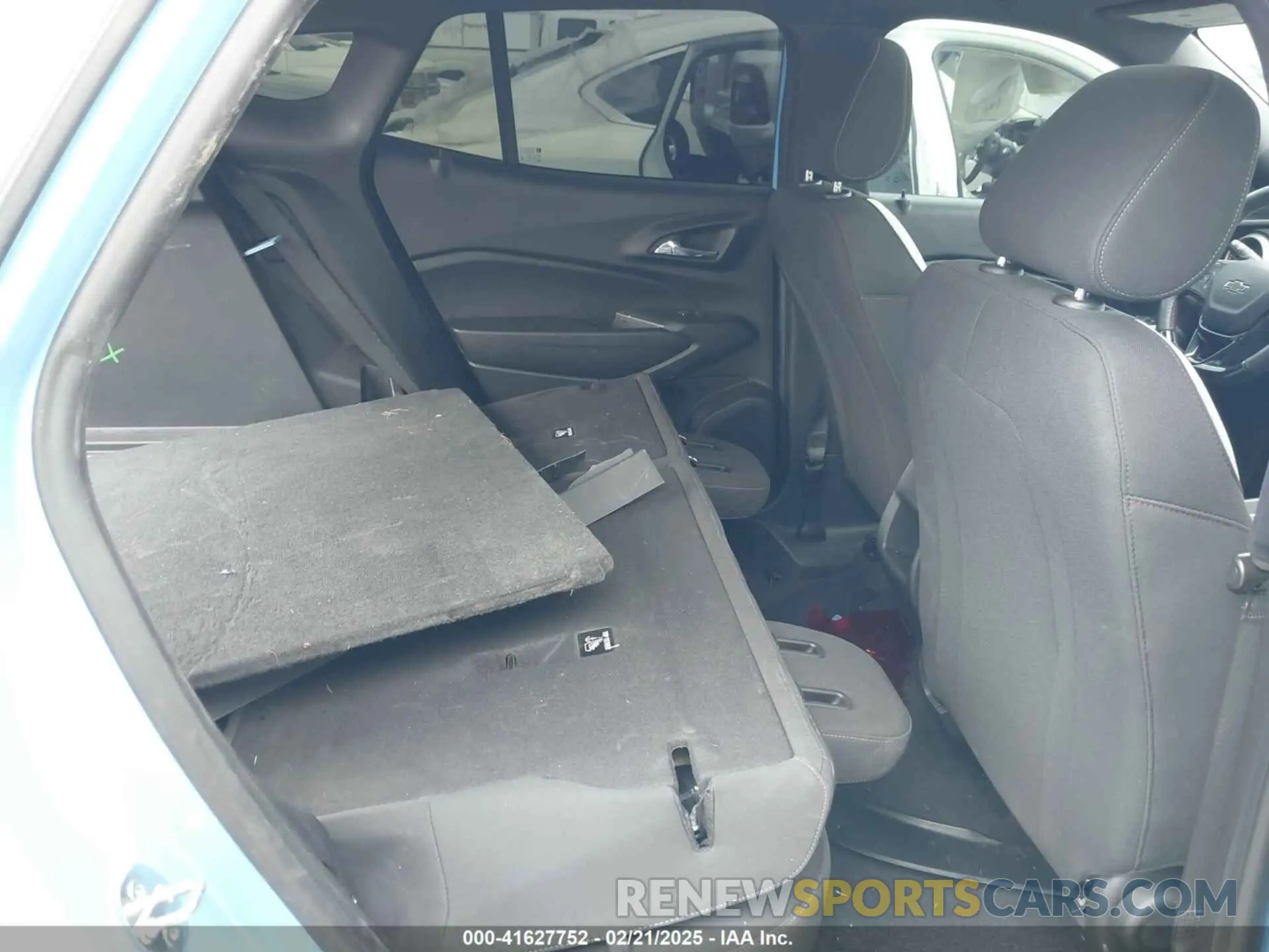 8 Photograph of a damaged car KL77LGE26RC013224 CHEVROLET TRAX 2024
