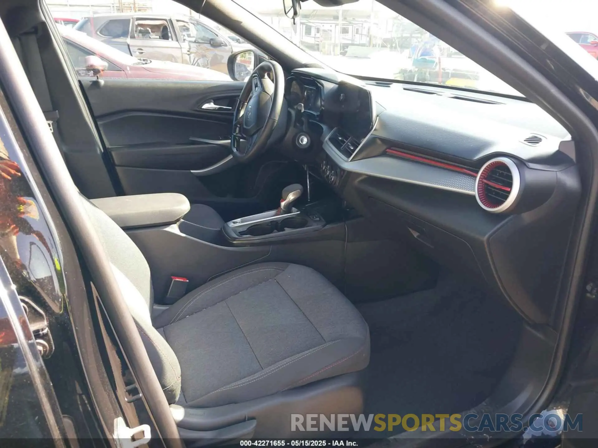 5 Photograph of a damaged car KL77LGE27RC126292 CHEVROLET TRAX 2024