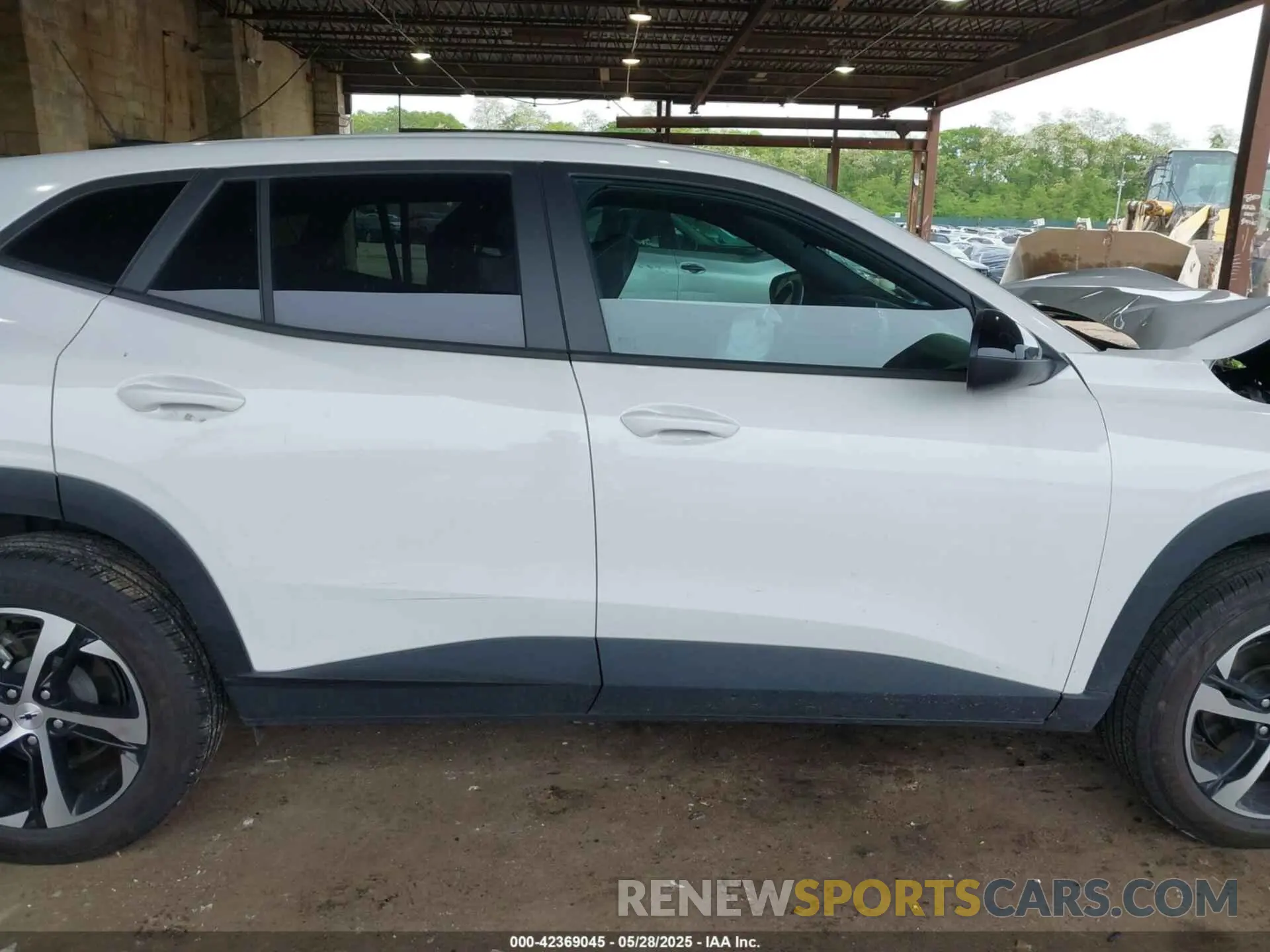 13 Photograph of a damaged car KL77LGE27RC193930 CHEVROLET TRAX 2024