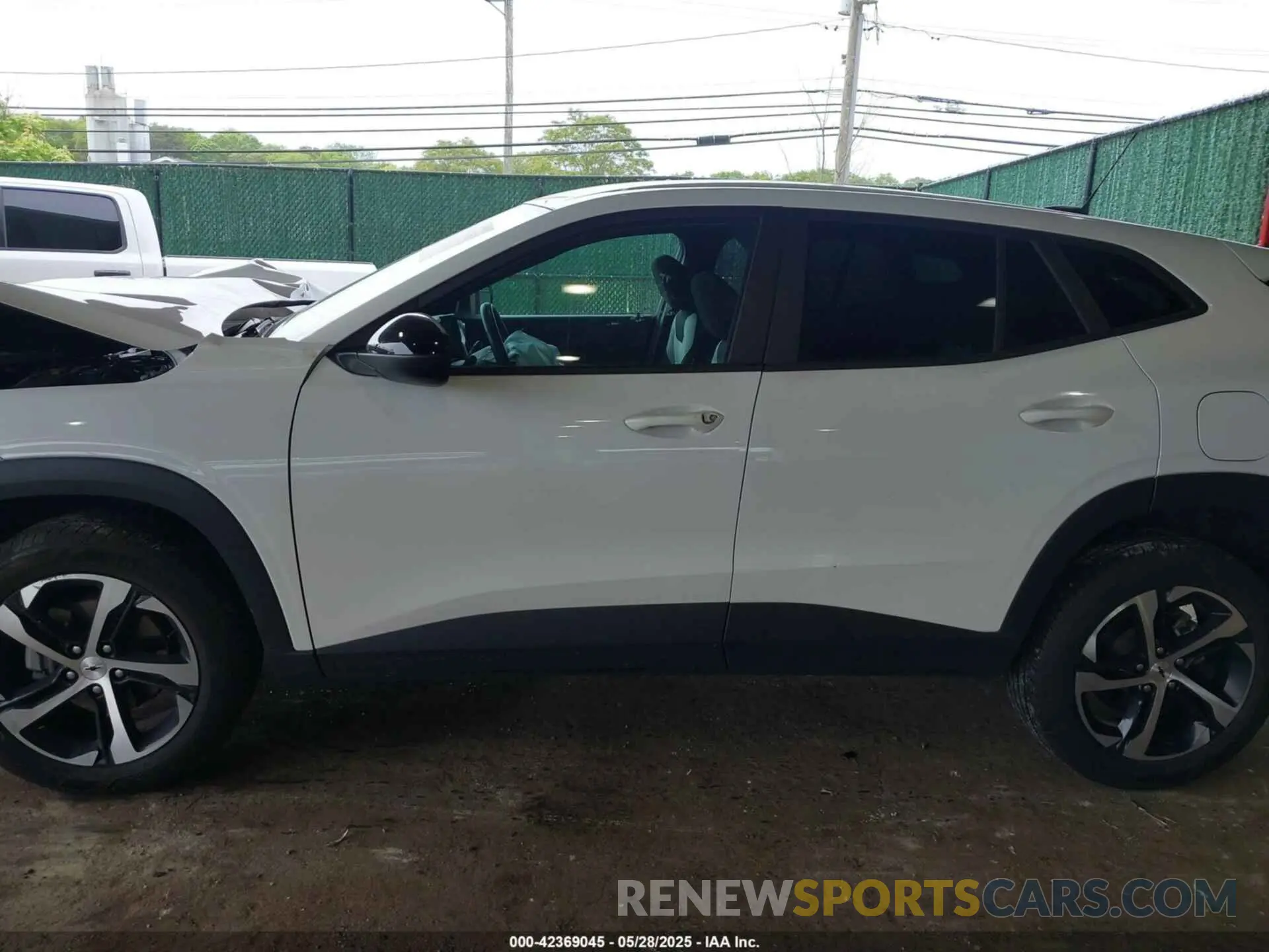 14 Photograph of a damaged car KL77LGE27RC193930 CHEVROLET TRAX 2024