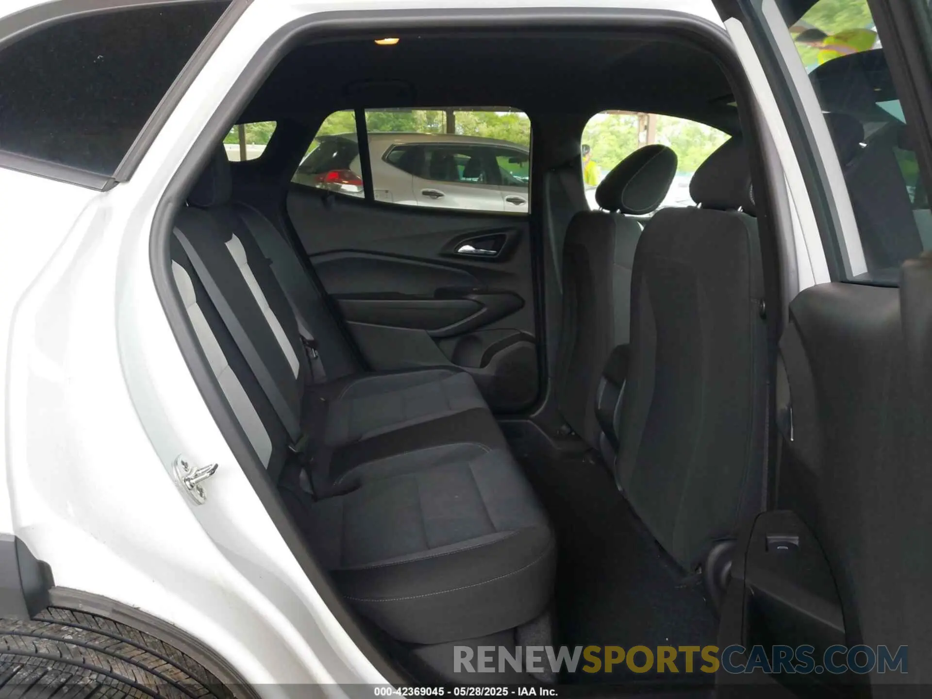 8 Photograph of a damaged car KL77LGE27RC193930 CHEVROLET TRAX 2024