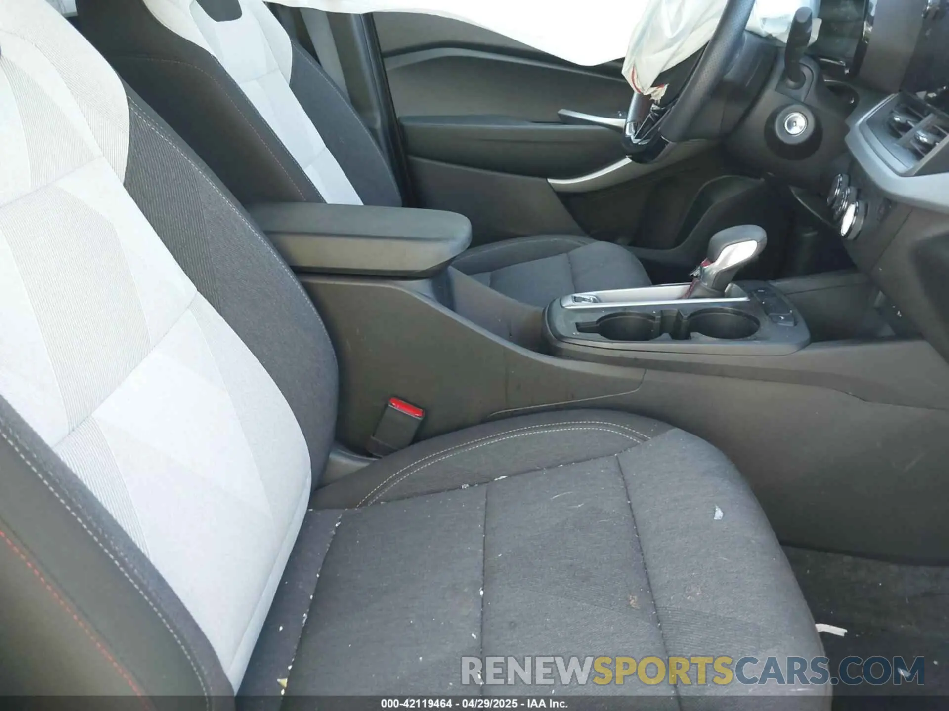 5 Photograph of a damaged car KL77LGE28RC018635 CHEVROLET TRAX 2024
