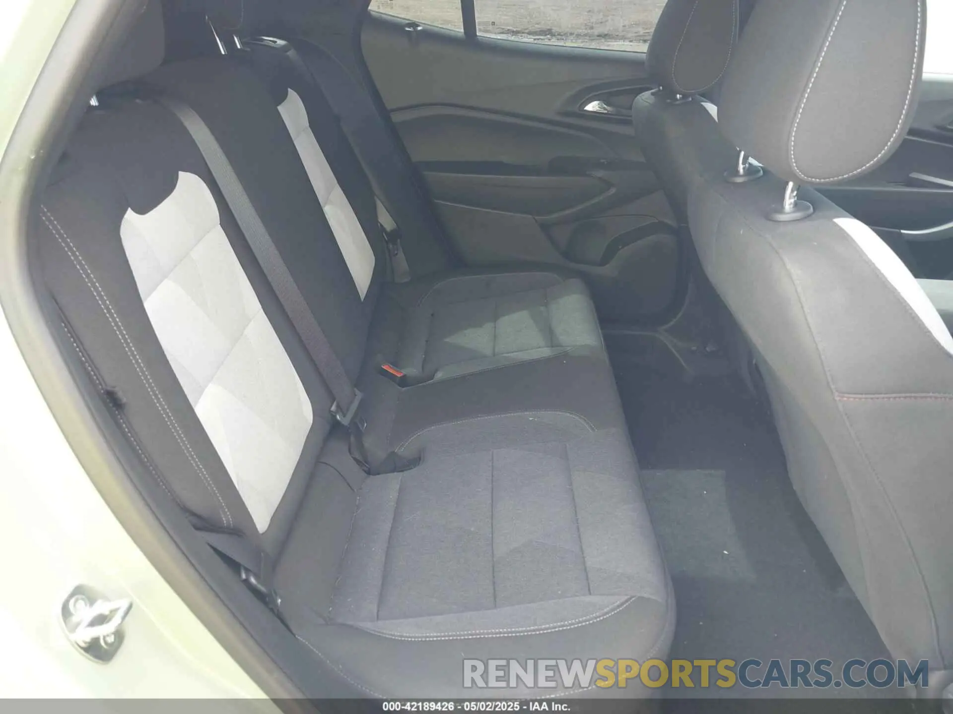 8 Photograph of a damaged car KL77LGE28RC099460 CHEVROLET TRAX 2024