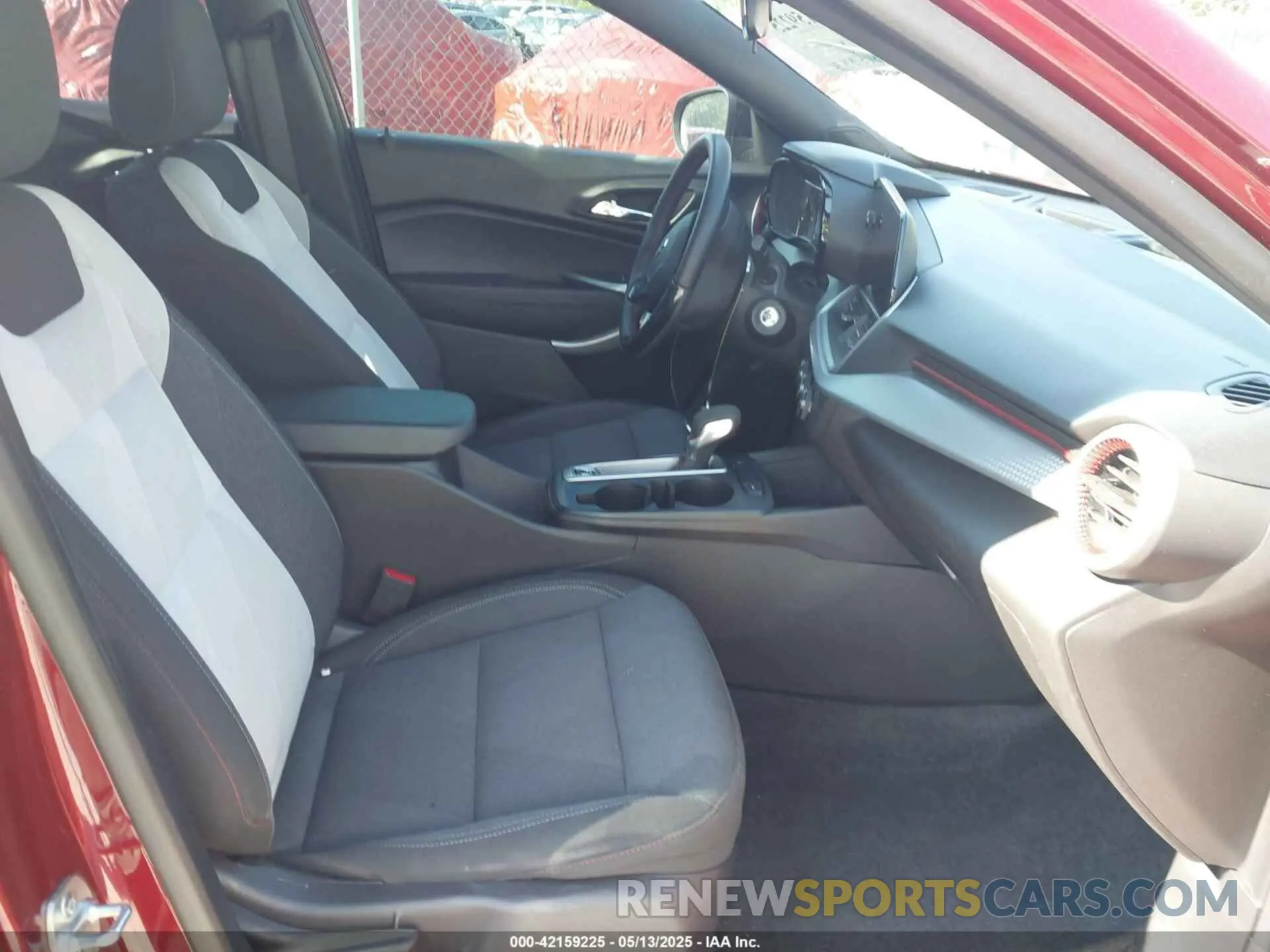 5 Photograph of a damaged car KL77LGE28RC137978 CHEVROLET TRAX 2024