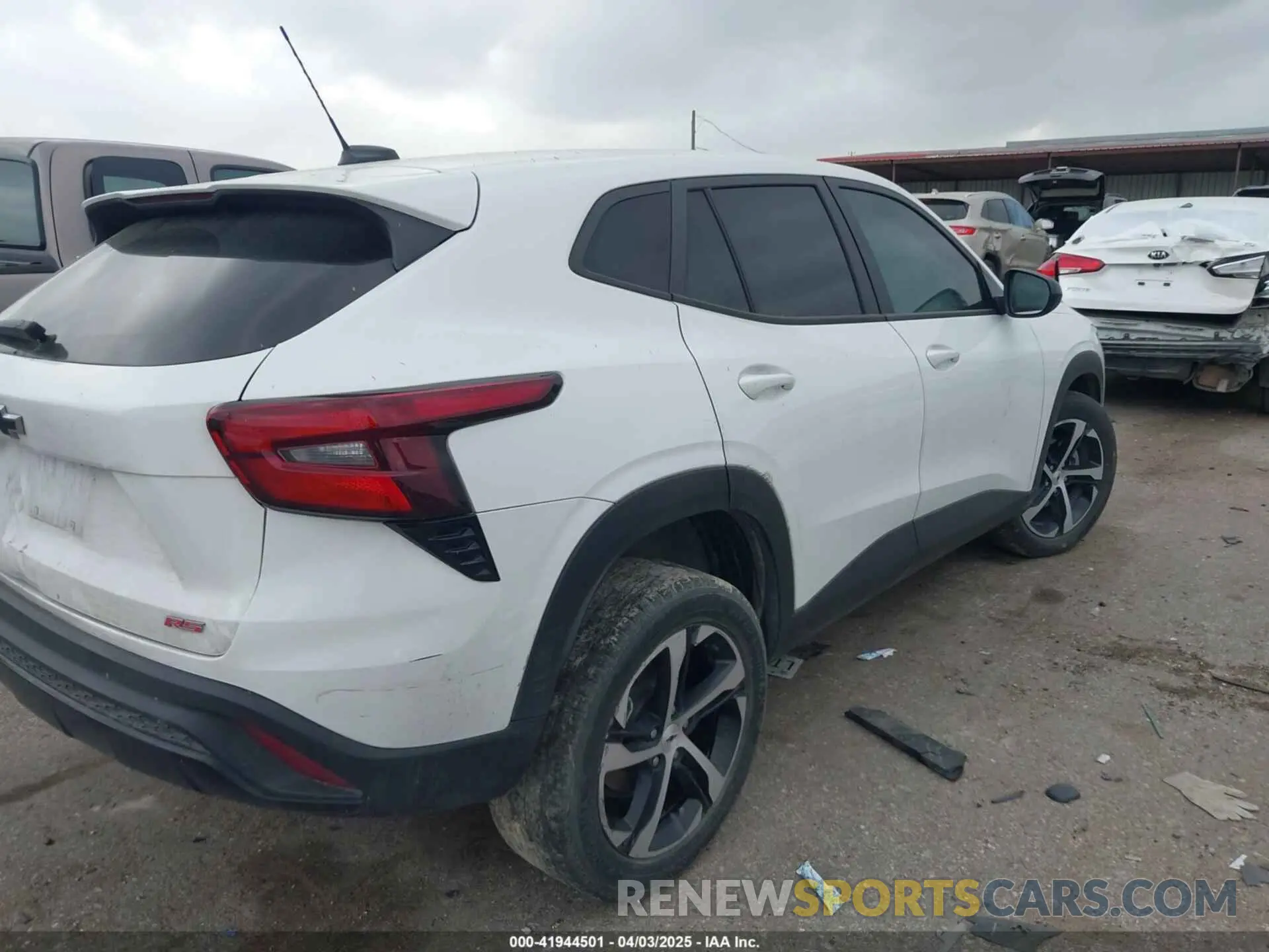 4 Photograph of a damaged car KL77LGE28RC139620 CHEVROLET TRAX 2024