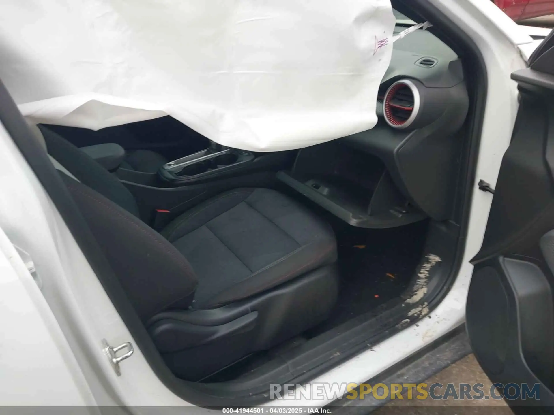 5 Photograph of a damaged car KL77LGE28RC139620 CHEVROLET TRAX 2024