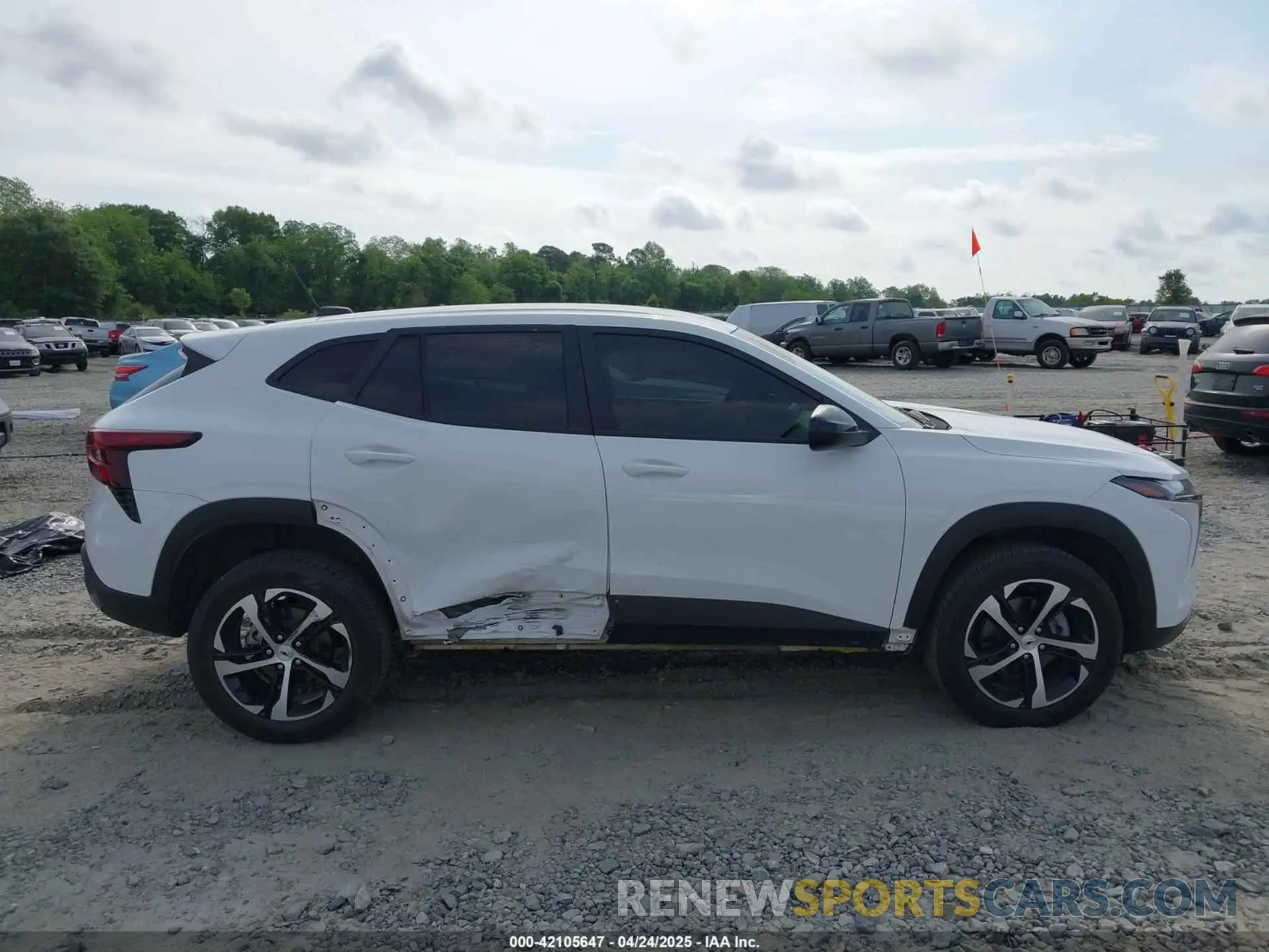 14 Photograph of a damaged car KL77LGE28RC154408 CHEVROLET TRAX 2024