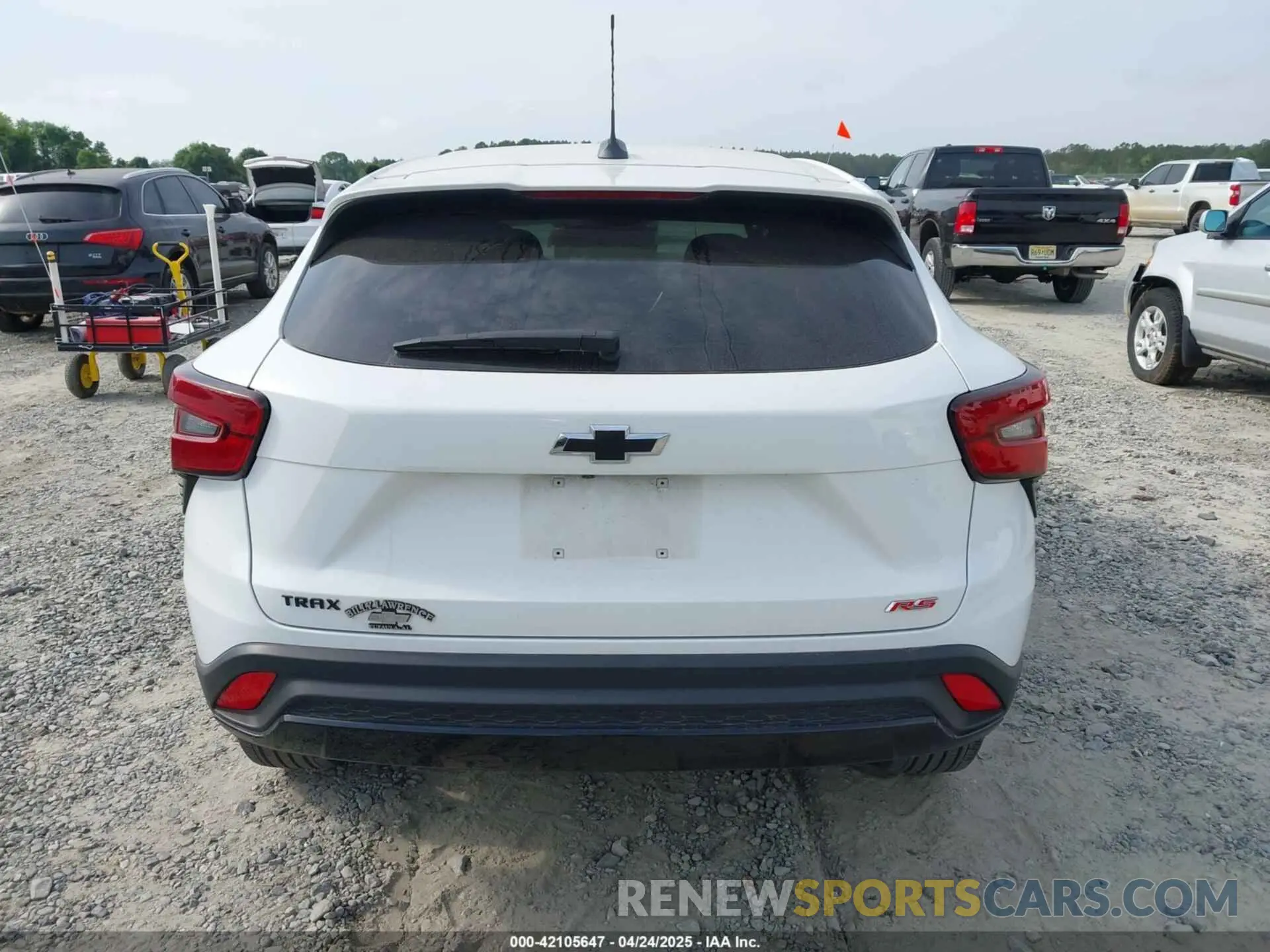 17 Photograph of a damaged car KL77LGE28RC154408 CHEVROLET TRAX 2024